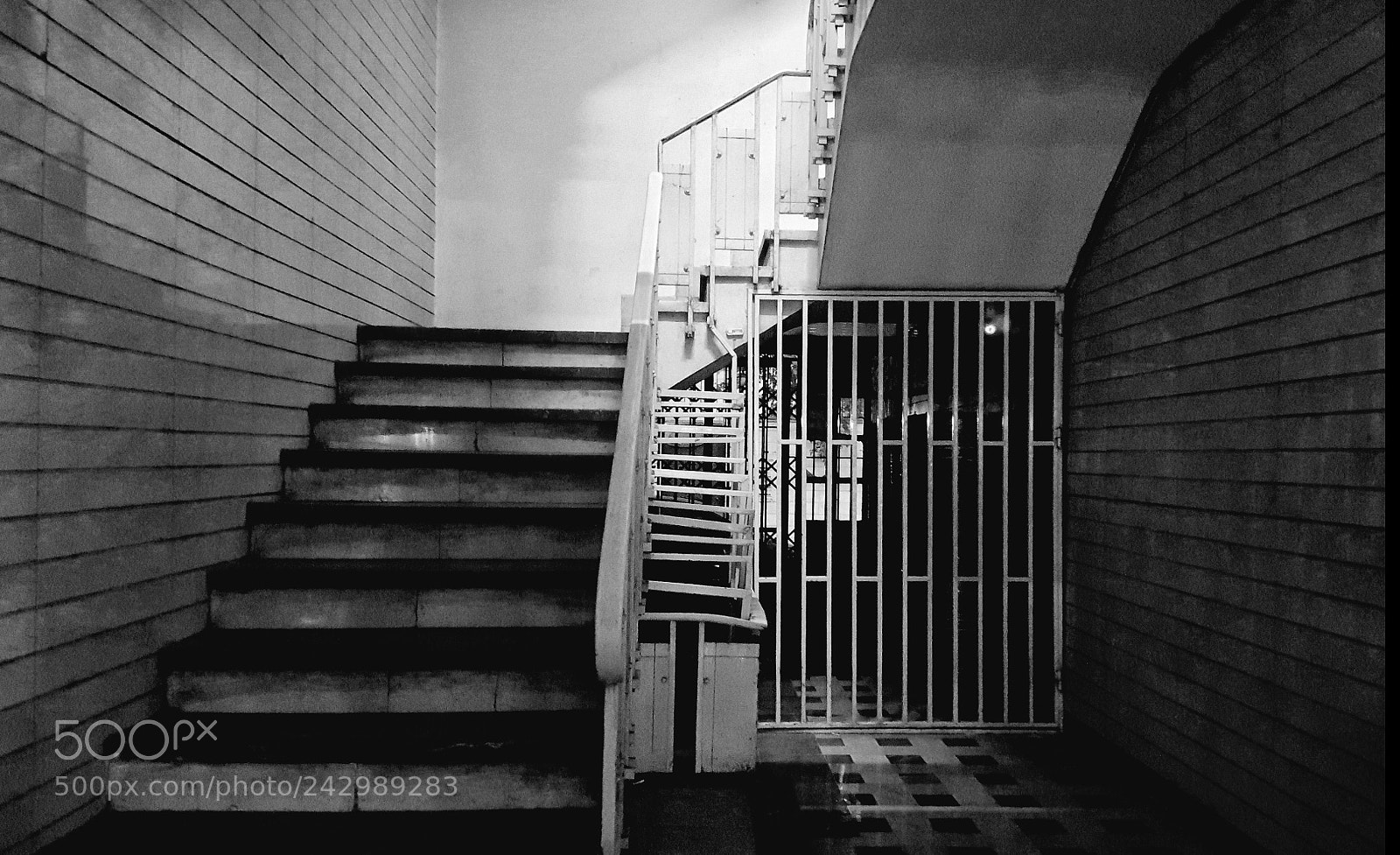 Samsung Galaxy Note5 sample photo. Stairs photography