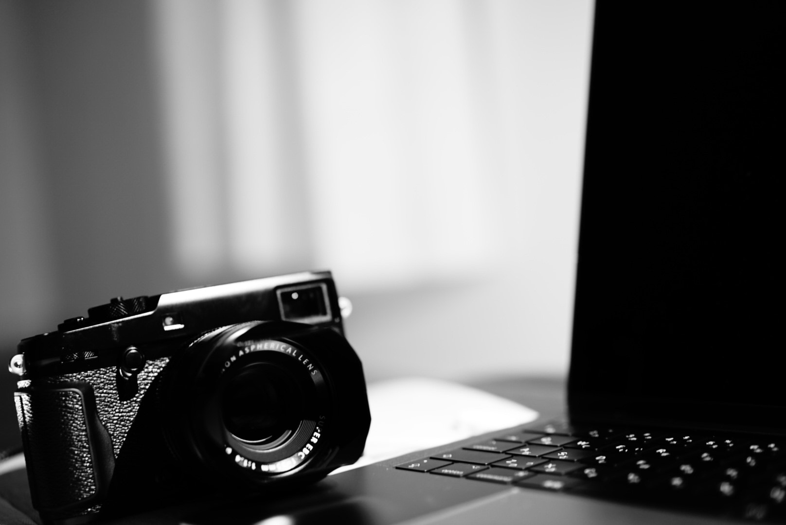 Sony a7 II + Sony Sonnar T* FE 55mm F1.8 ZA sample photo. Ihavea pen.ihavea camera. pencamera. photography