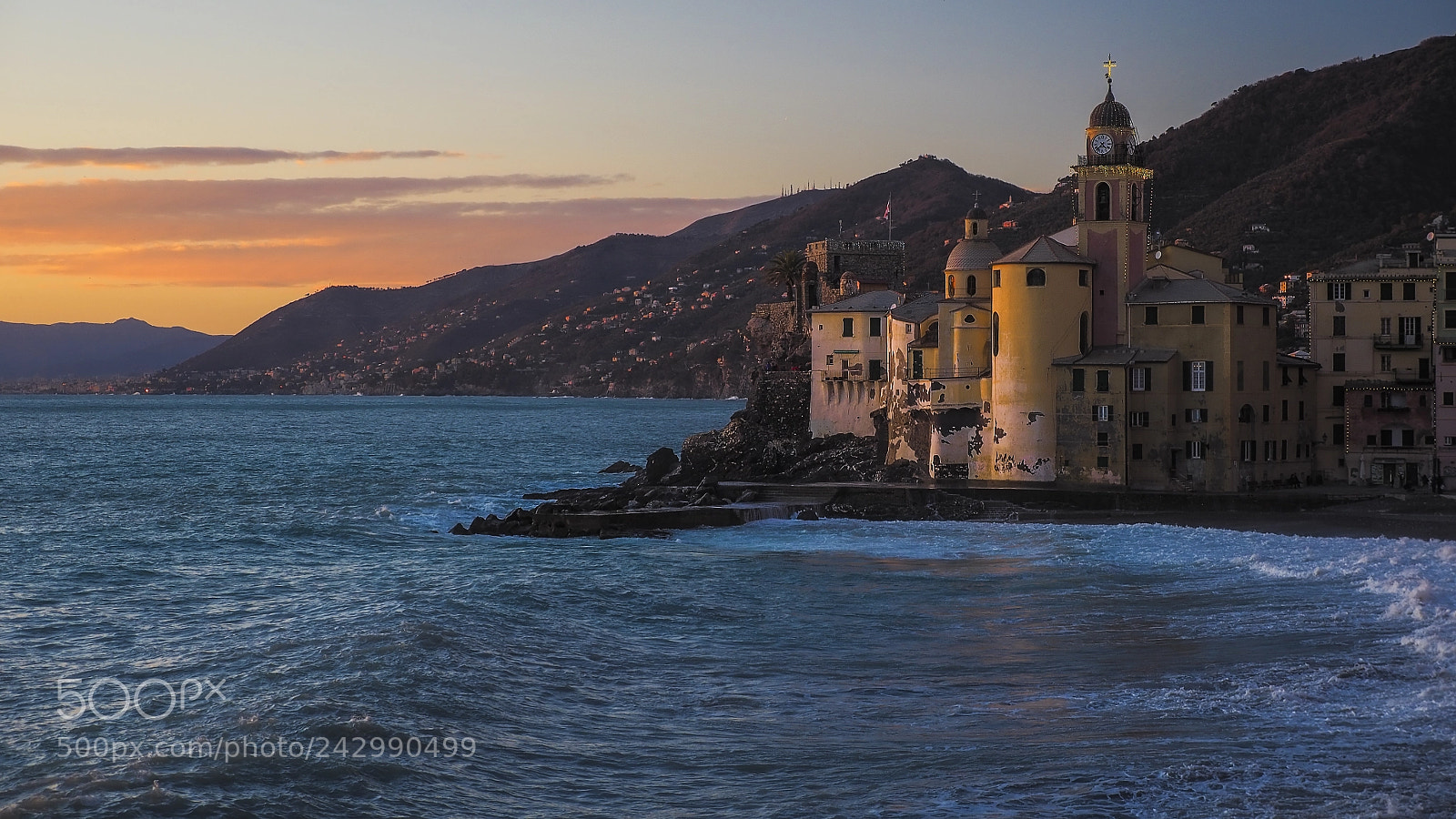 Olympus OM-D E-M10 III sample photo. Camogli sunset photography