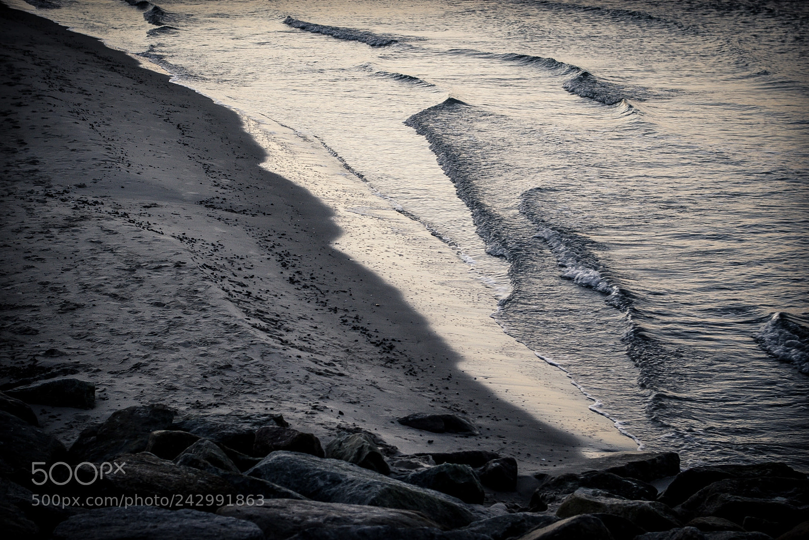 Pentax K100D sample photo. Shades of grey photography