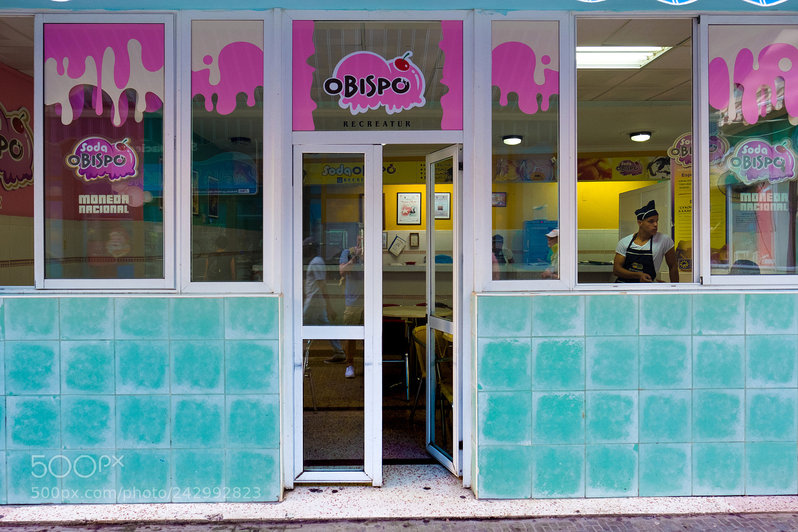 Fujifilm X-T2 sample photo. Ice cream in havana photography