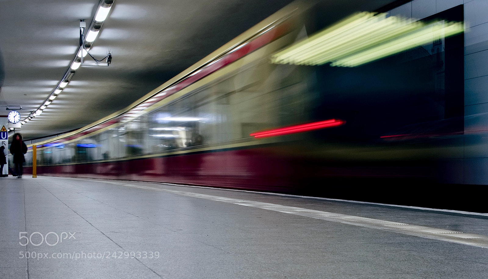 Sony Alpha NEX-6 sample photo. Runaway photography