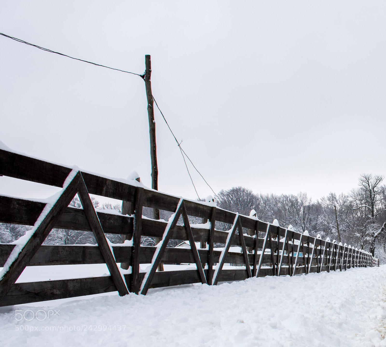 Nikon D7200 sample photo. Snow wooden fence photography