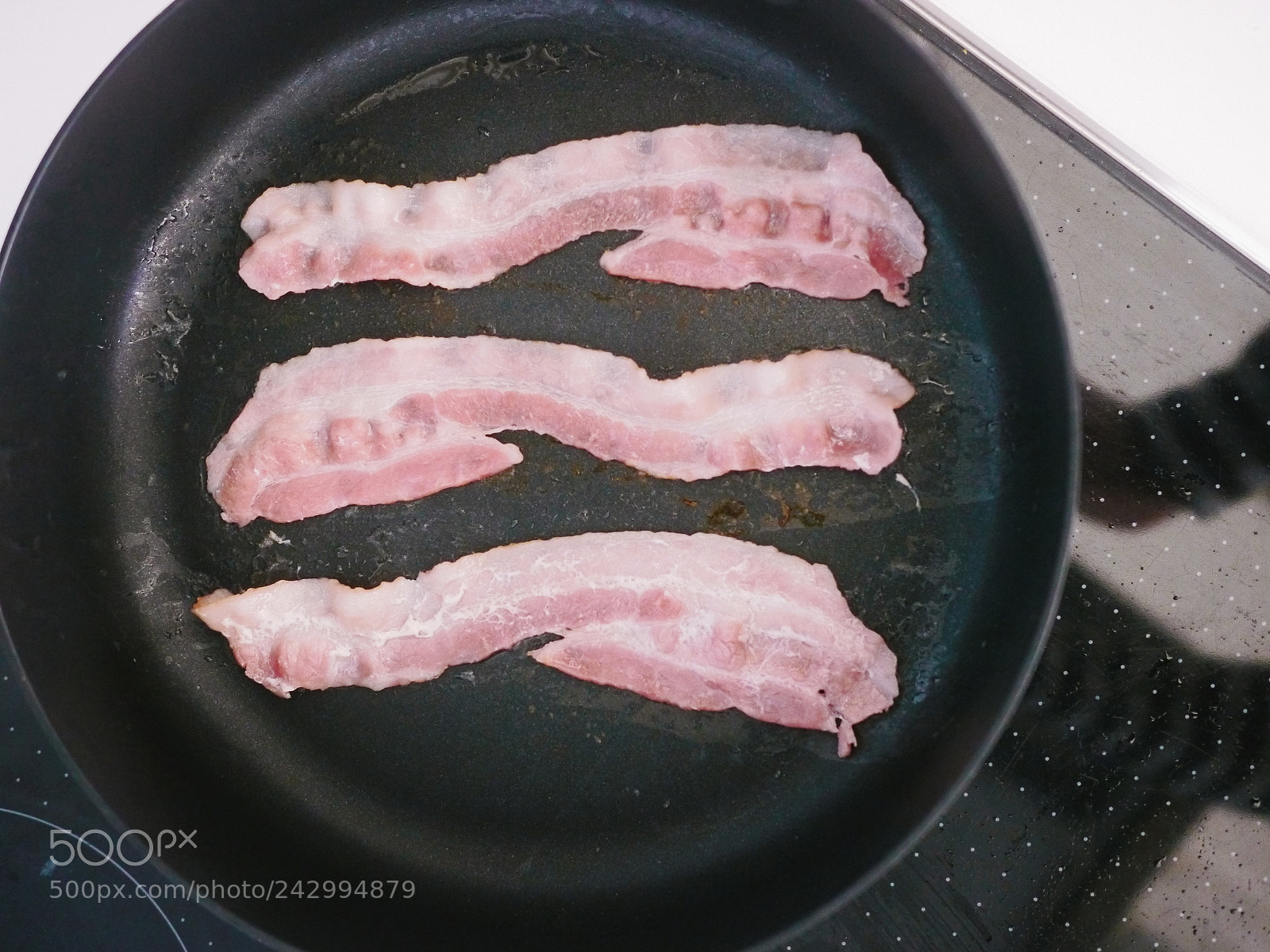 Panasonic Lumix DMC-GH2 sample photo. Frying bacon photography