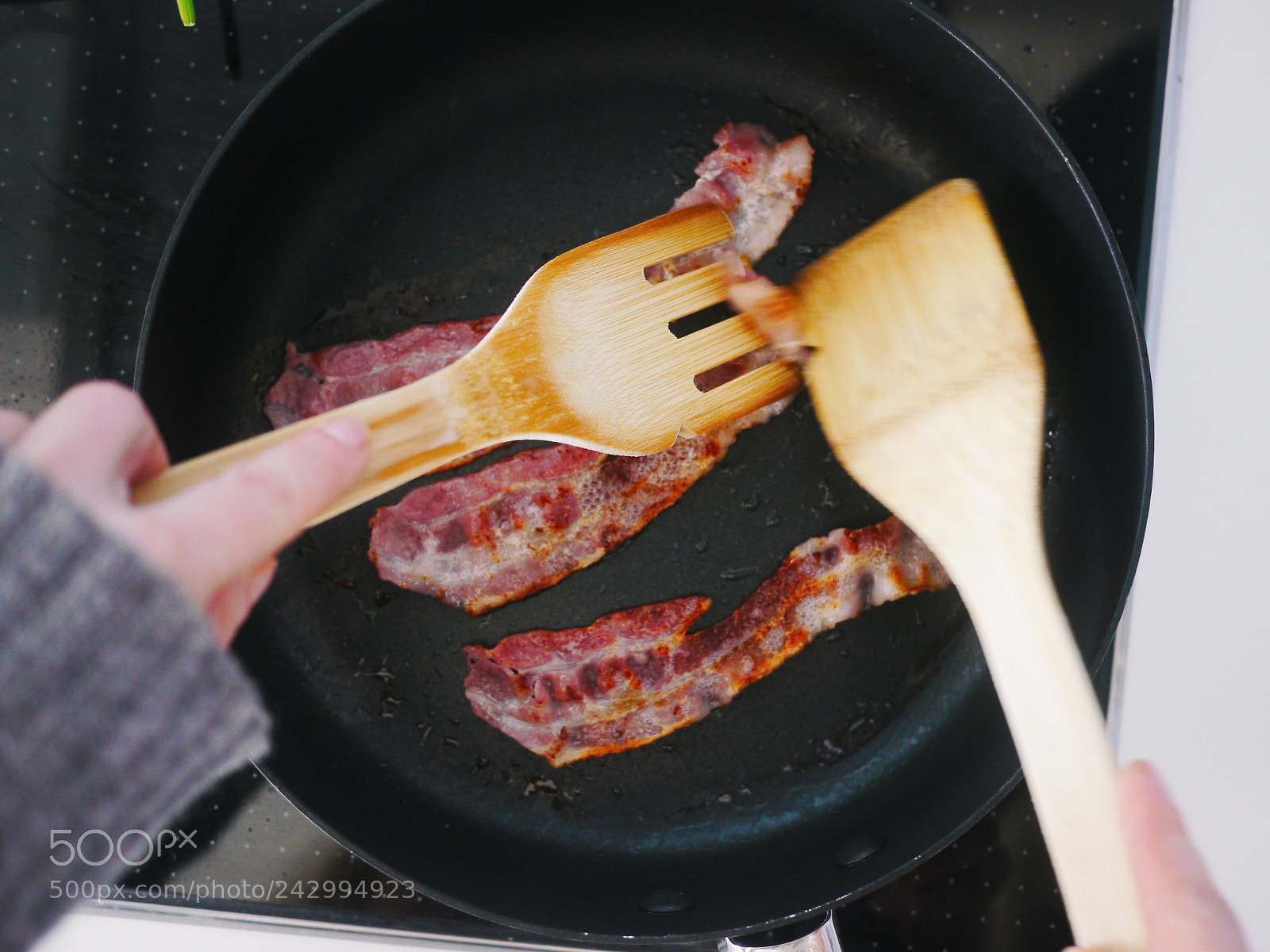 Panasonic Lumix DMC-GH2 sample photo. Frying bacon photography