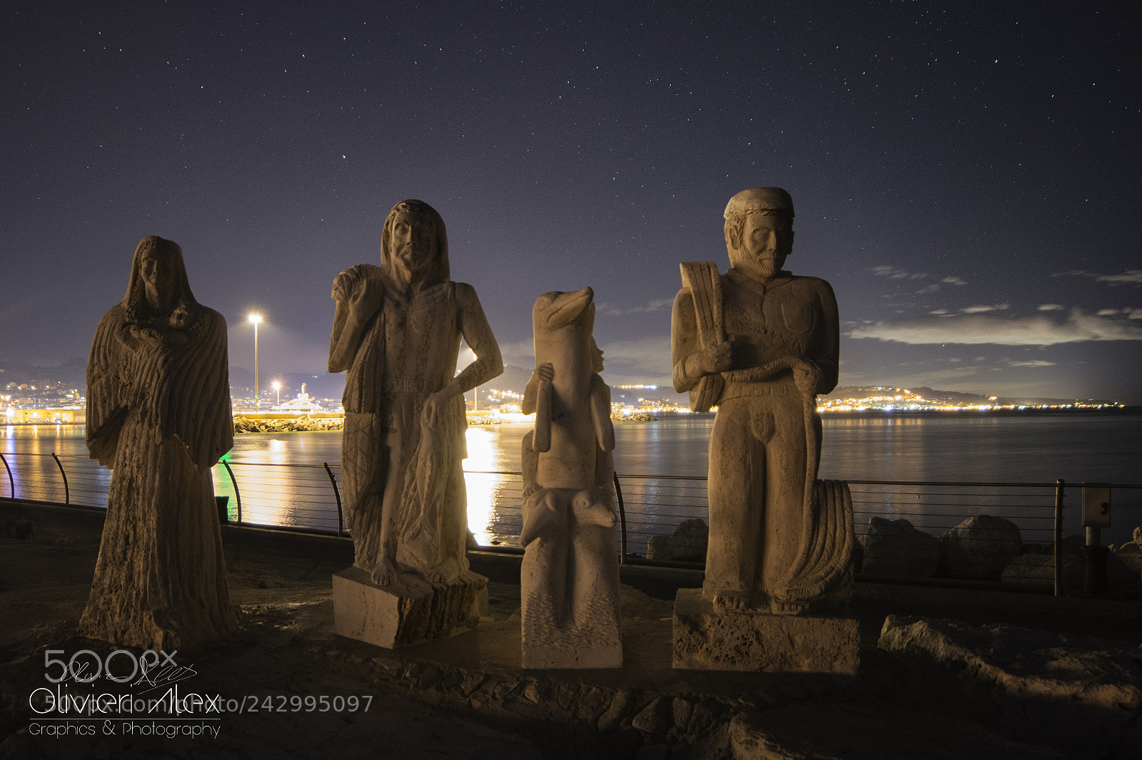 Nikon D7200 sample photo. Statue sul mare photography