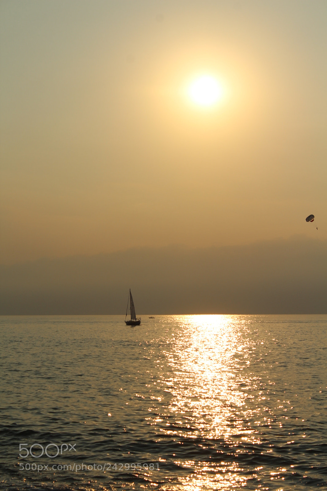 Canon EOS 1300D (EOS Rebel T6 / EOS Kiss X80) sample photo. Atardecer en el malec photography