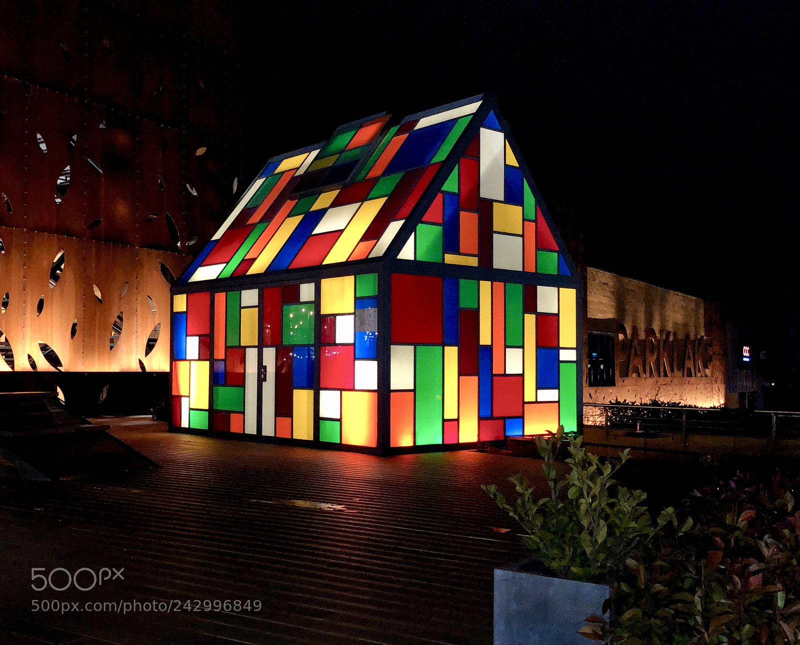 Apple iPhone X sample photo. Rubik house photography
