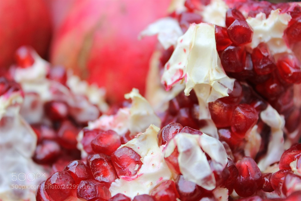 Canon EOS 1100D (EOS Rebel T3 / EOS Kiss X50) sample photo. Pomegranate photography