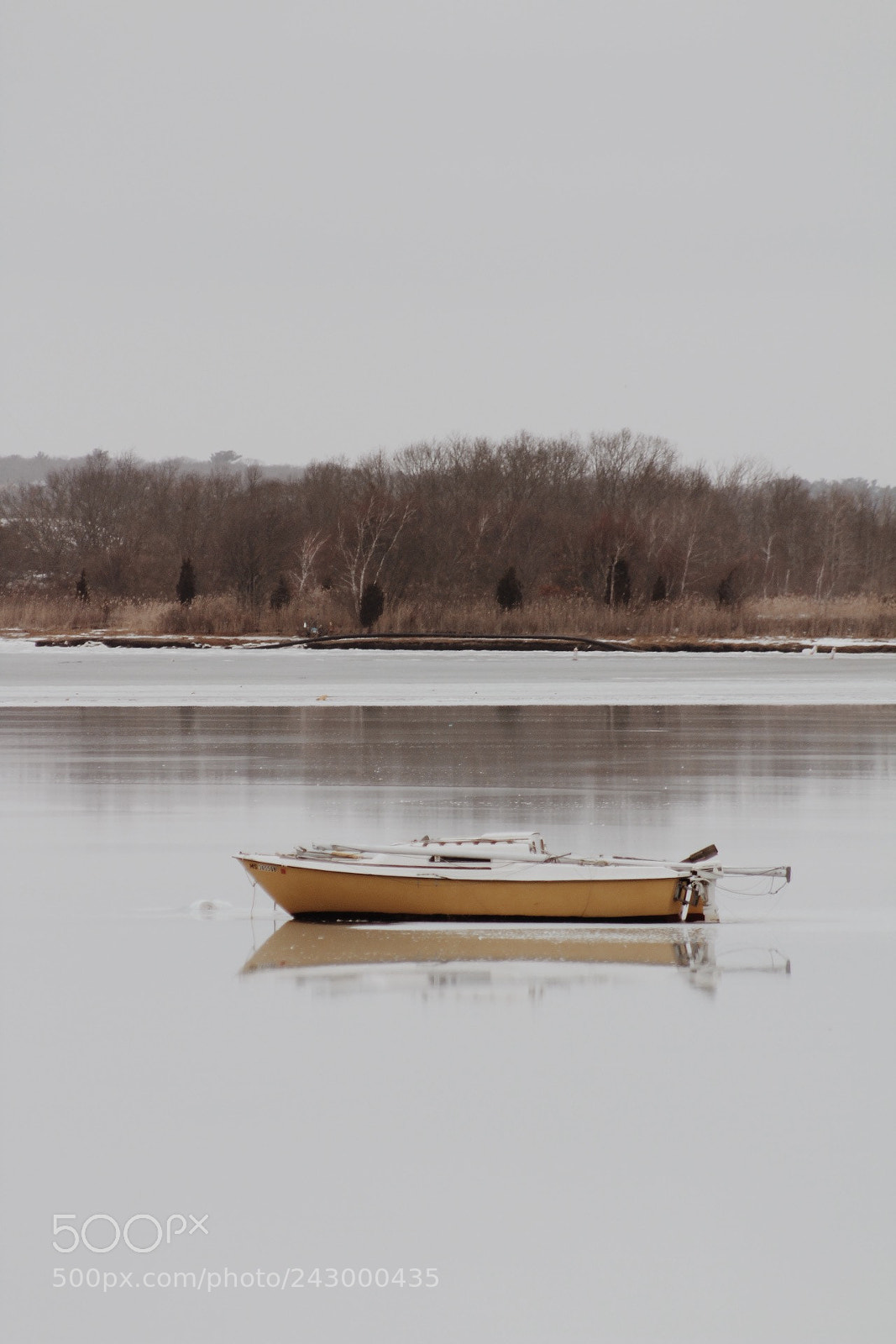 Canon EOS 1300D (EOS Rebel T6 / EOS Kiss X80) sample photo. Lone boat photography