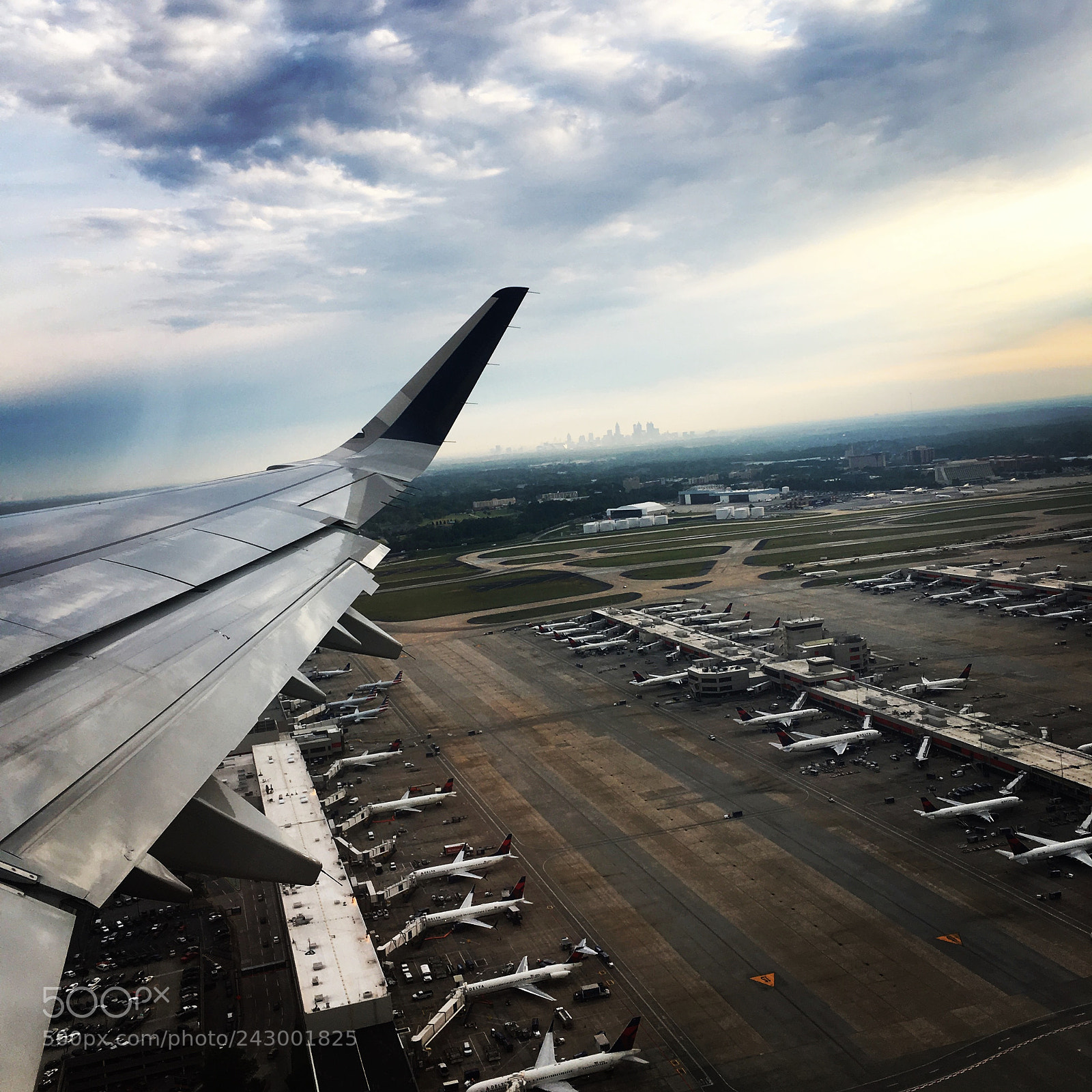 Apple iPhone 6s Plus sample photo. Flying out of atlanta photography