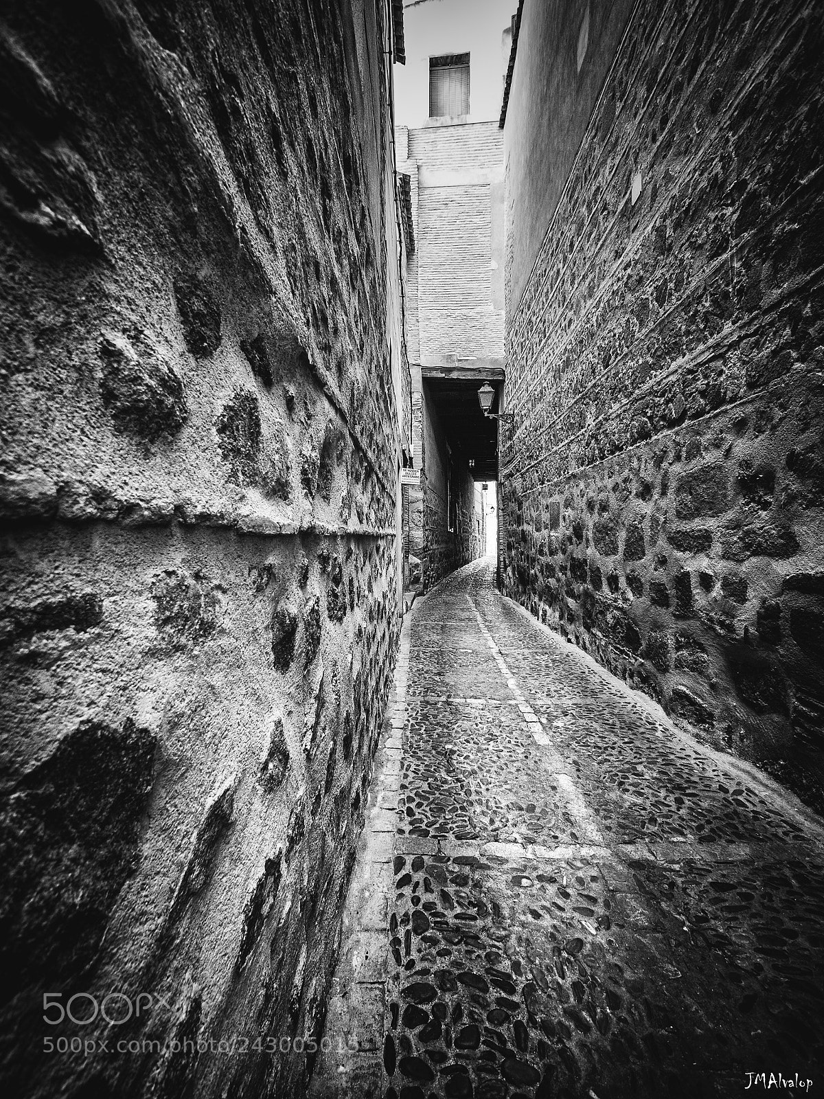 Olympus OM-D E-M5 II sample photo. Calles de toledo photography