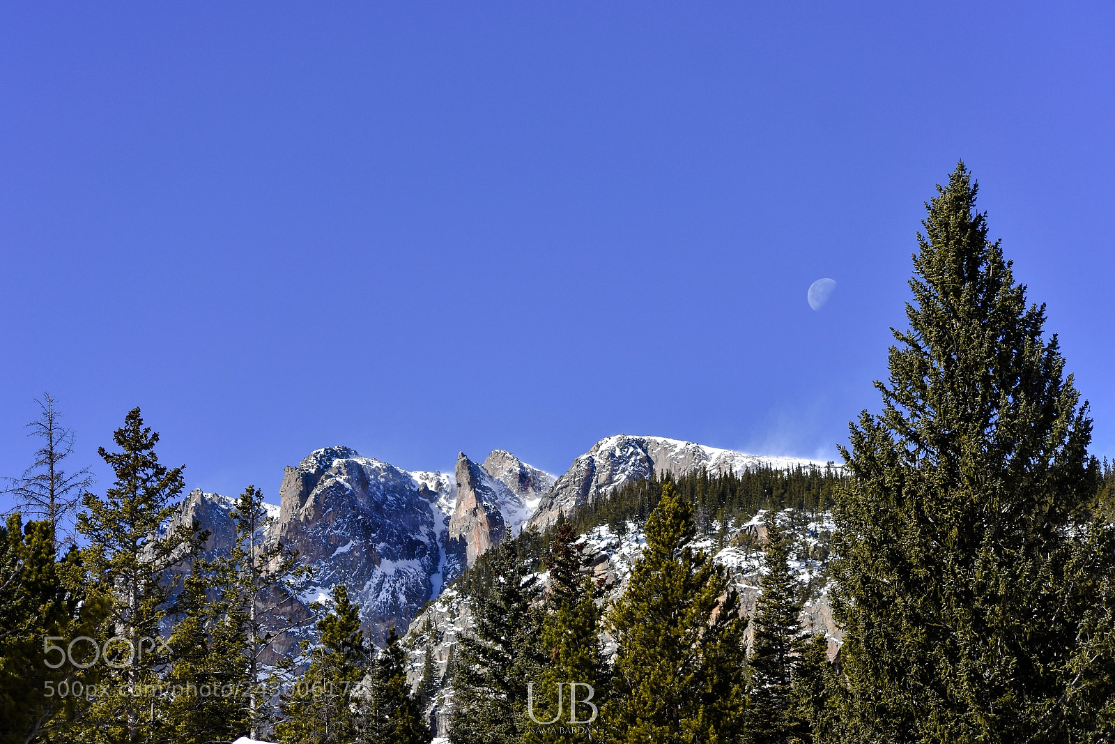 Nikon D3400 sample photo. Moon and peak photography
