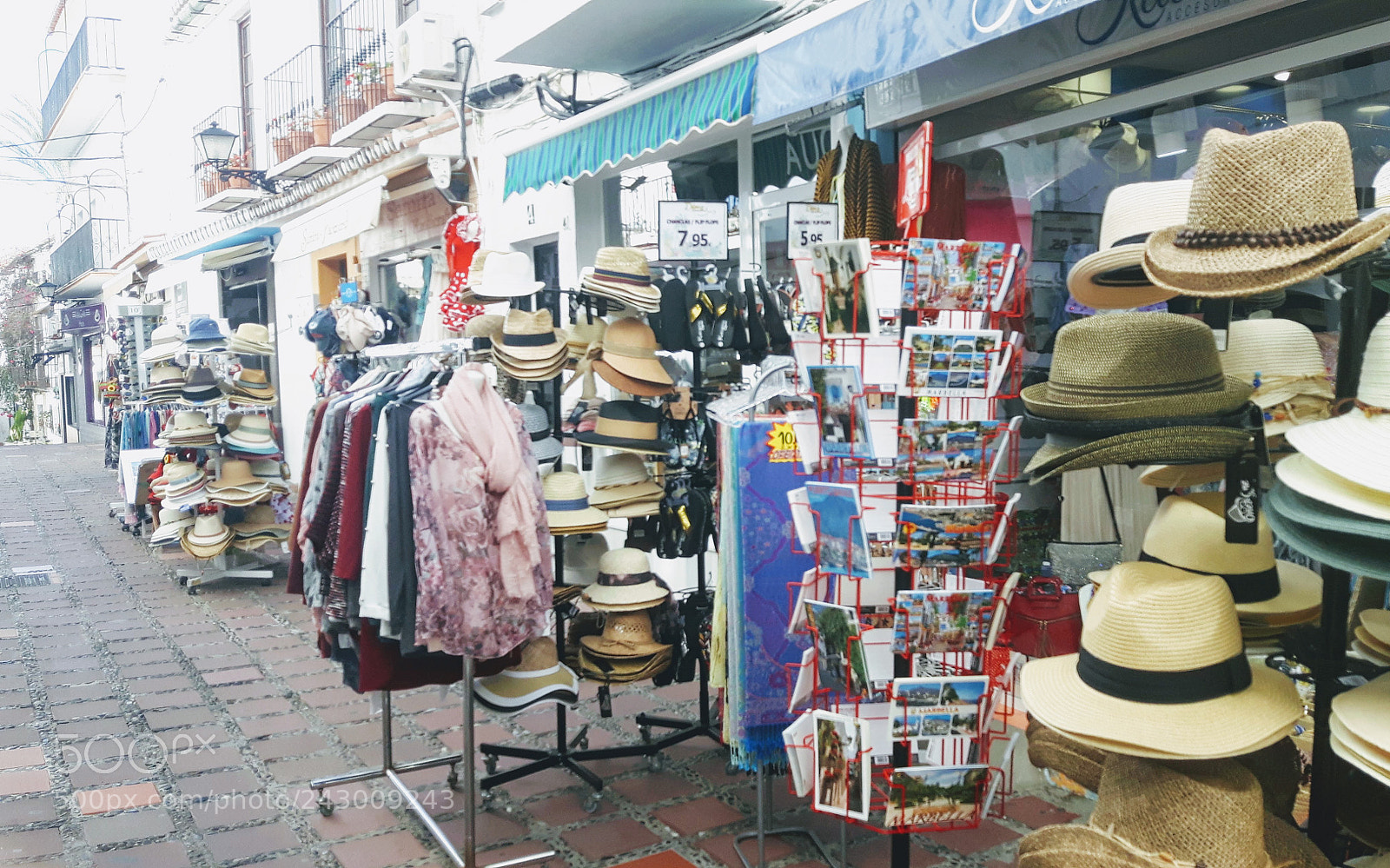 Samsung Galaxy S5 Neo sample photo. Tourist shop street photography