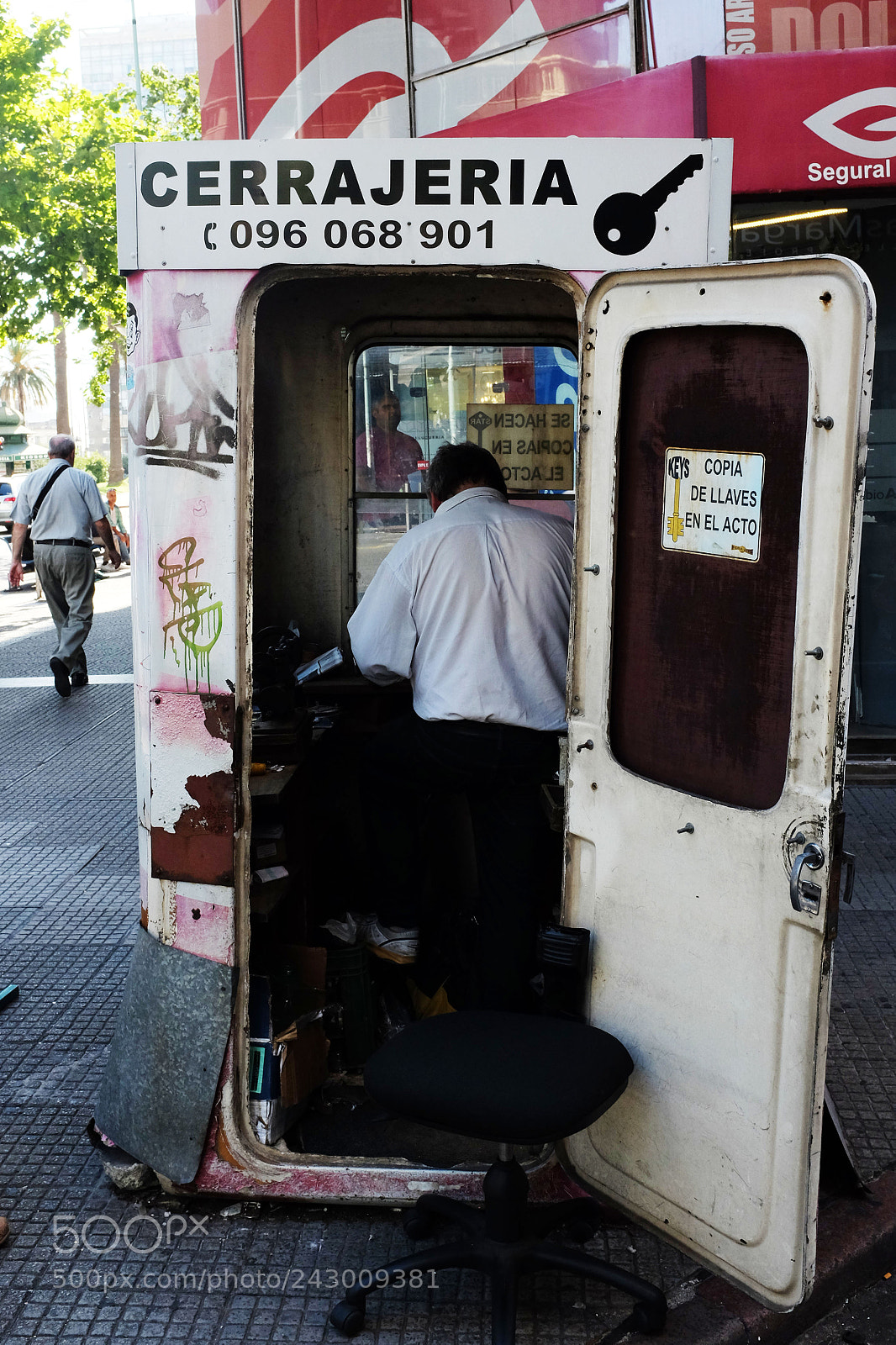 Fujifilm X100S sample photo. Puertas abiertas... photography