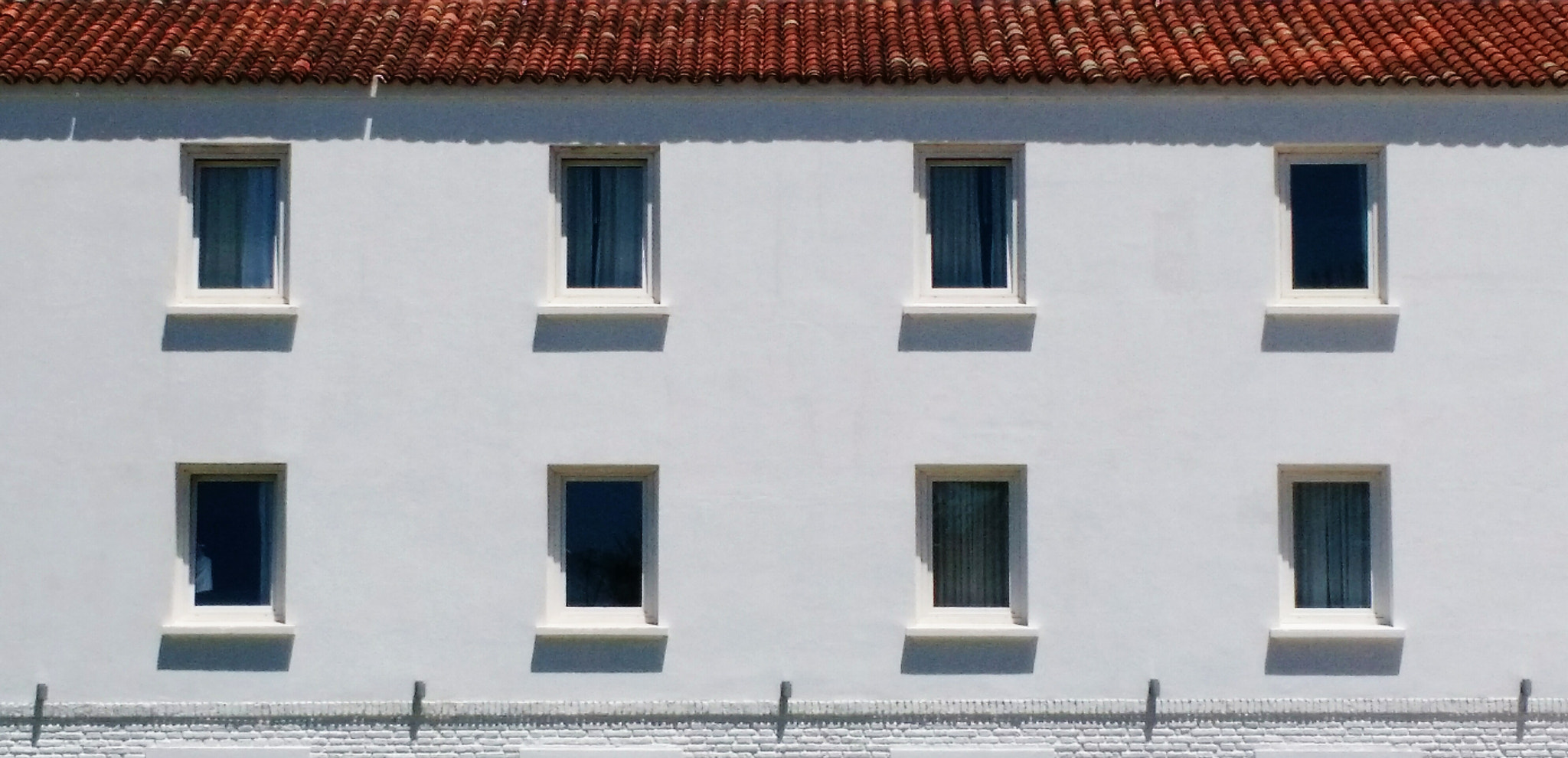 Motorola Moto X (2nd Gen) sample photo. 8 windows, 1 roof photography