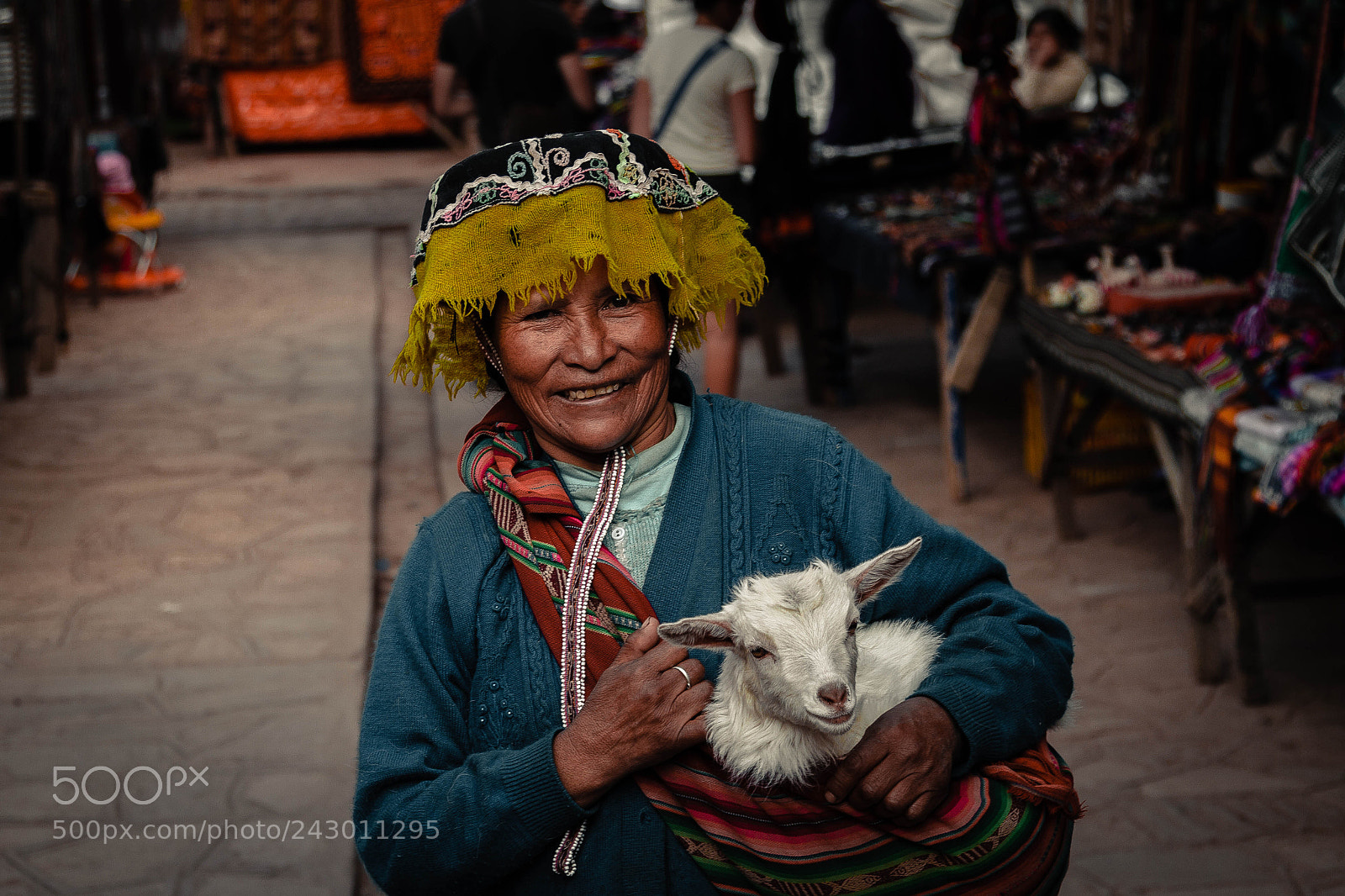 Canon EOS 7D sample photo. Peruvian woman & her goat photography