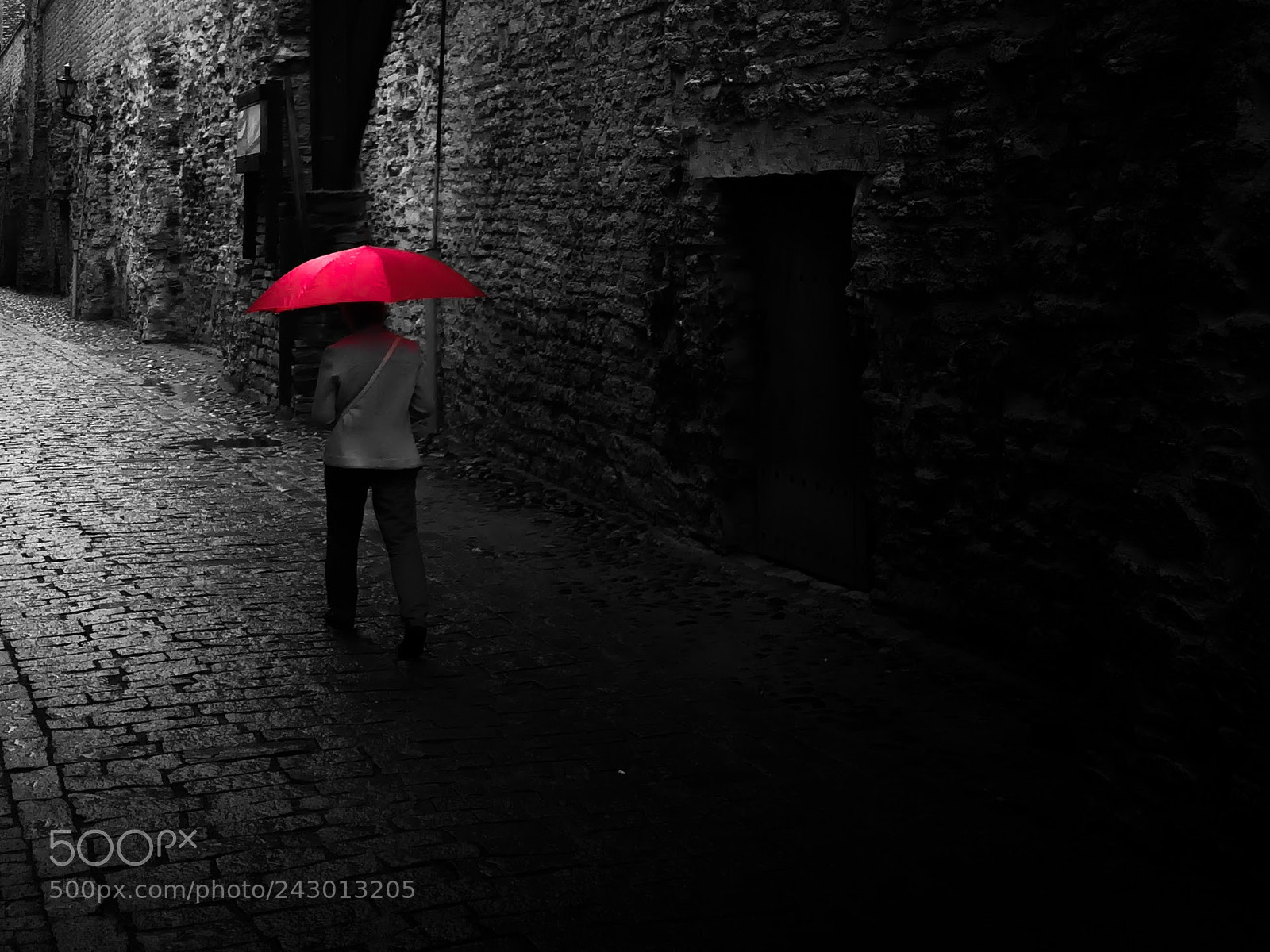 Apple iPhone 5s sample photo. Red umbrella photography