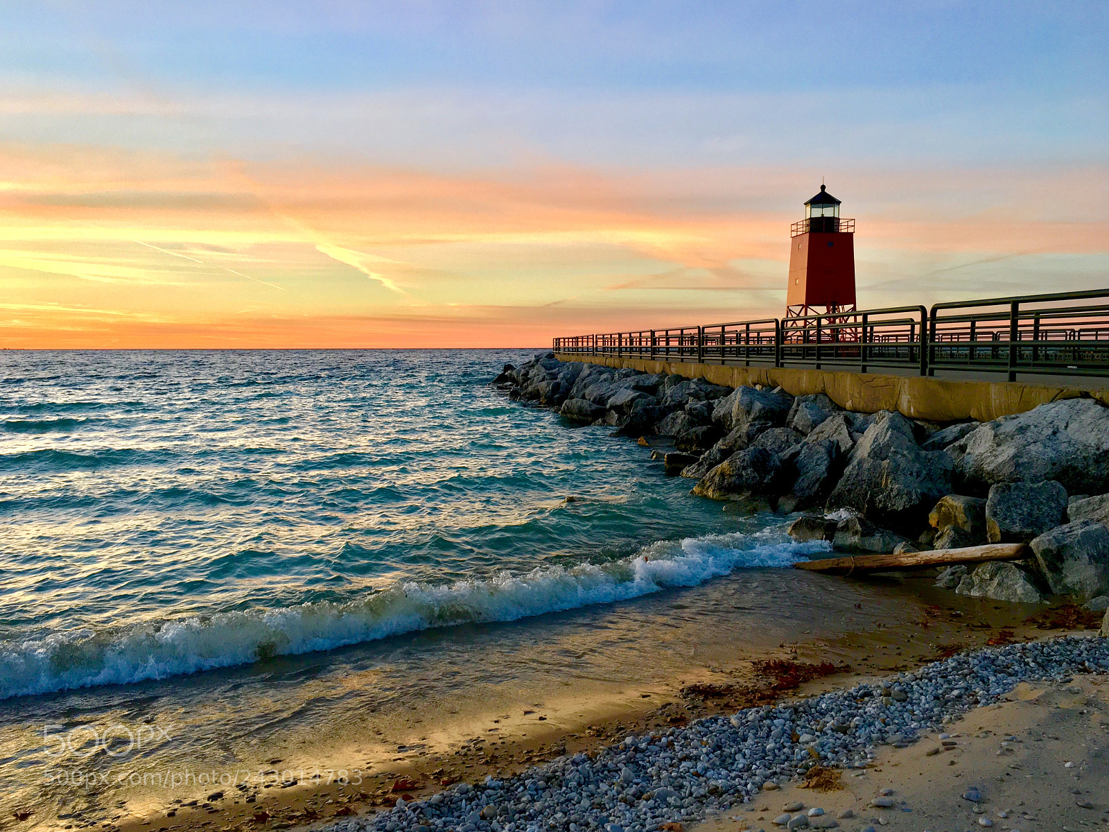 Apple iPhone 6s Plus sample photo. South pier lightstation photography