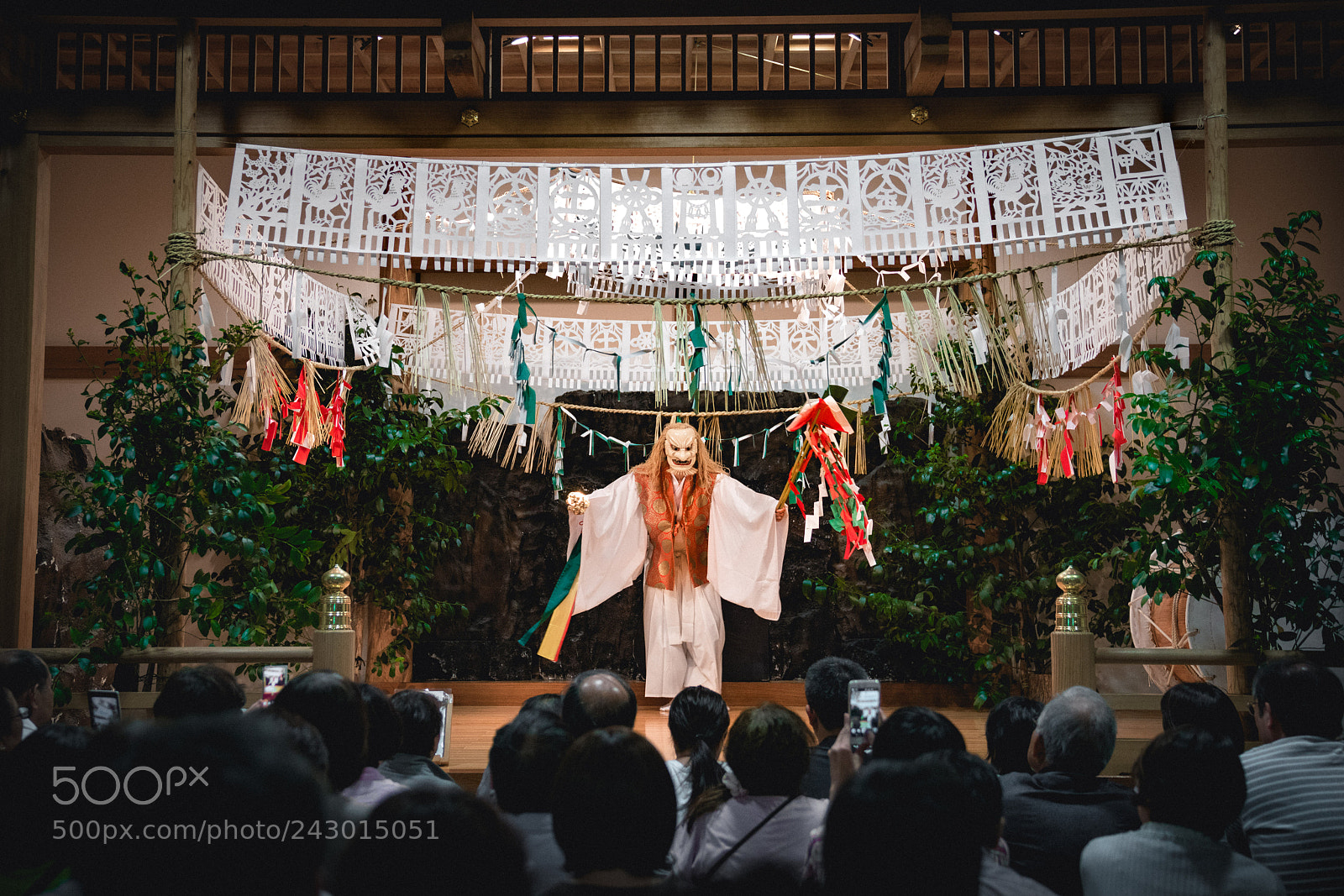 Sony a7R II sample photo. Kagura dancer, takachiho shrine 2017 photography