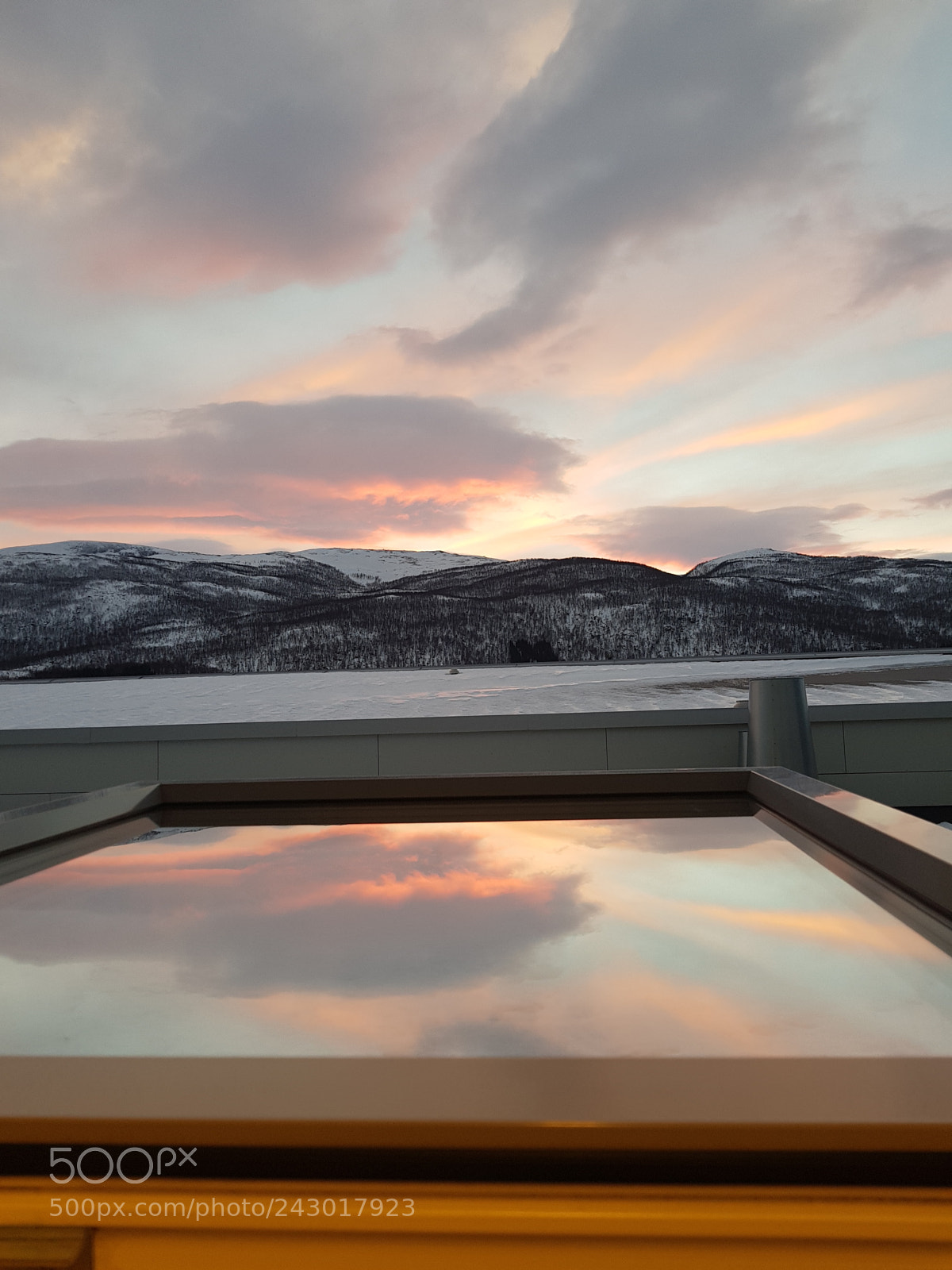 Samsung Galaxy S8 sample photo. Opened window photography