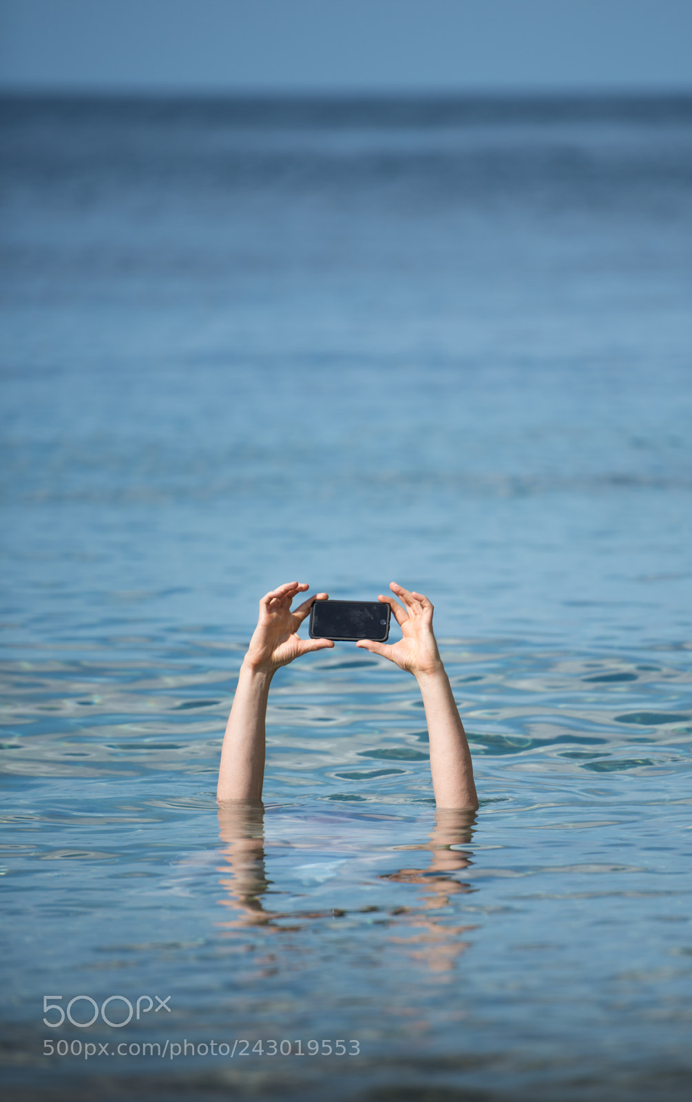 Nikon D810 sample photo. Hands with iphone photography