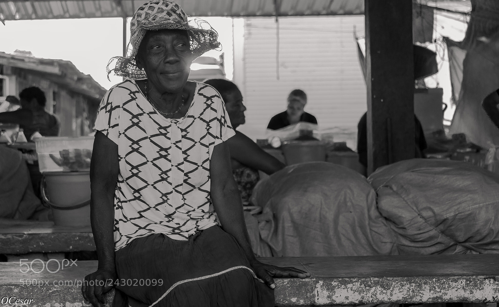 Canon EOS 1200D (EOS Rebel T5 / EOS Kiss X70 / EOS Hi) sample photo. Venezuelana p&b photography