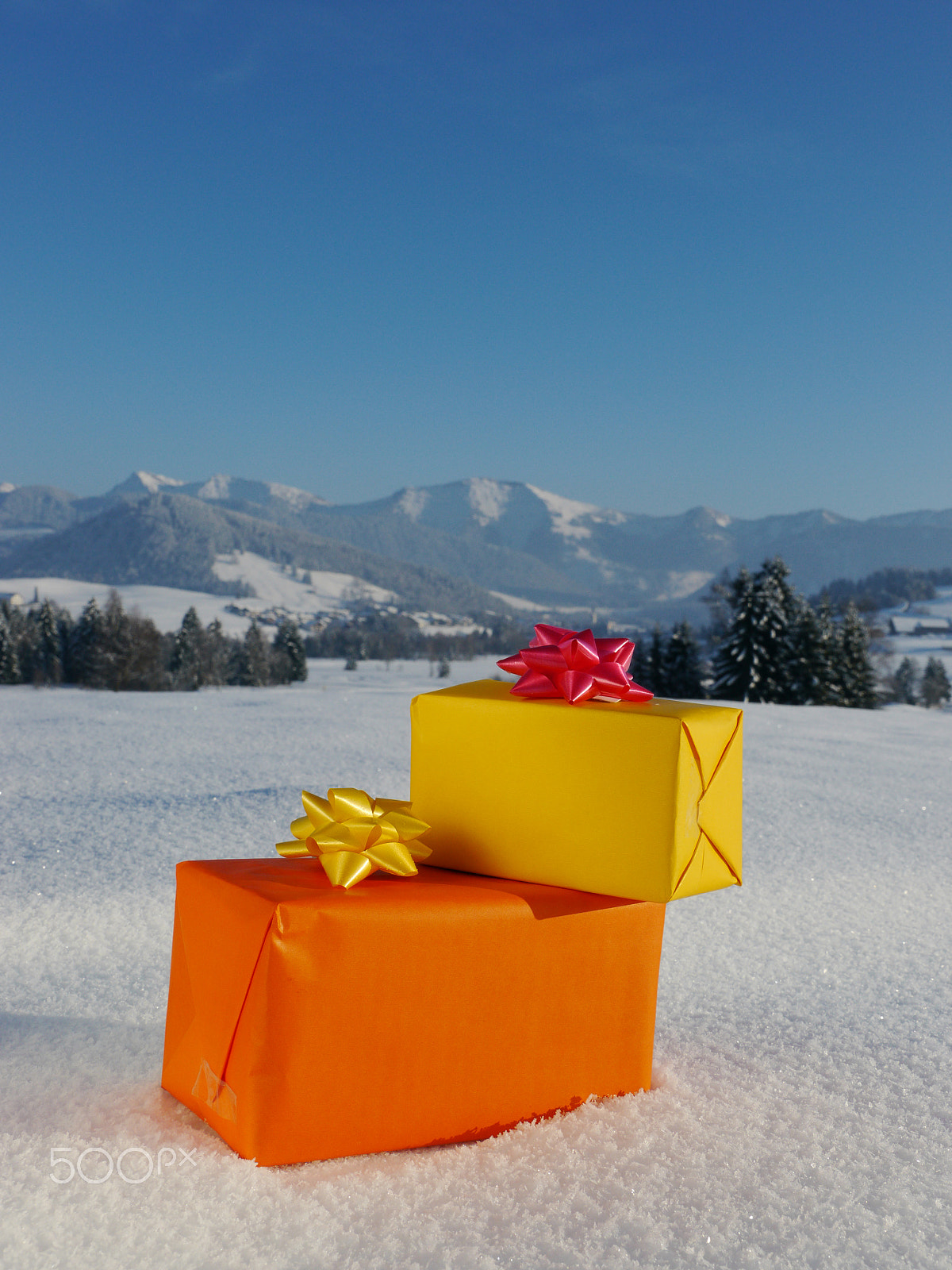 Panasonic Lumix DMC-GH2 sample photo. Gift parcels in the snow photography