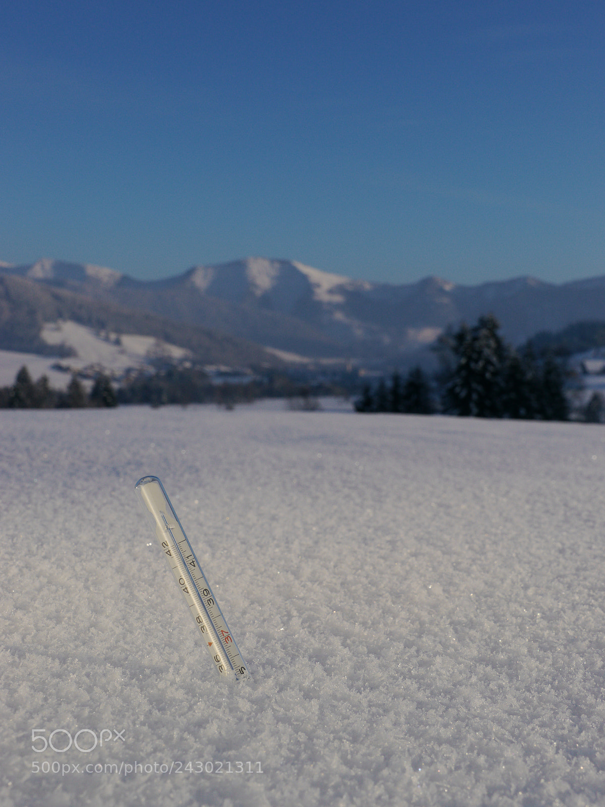 Panasonic Lumix DMC-GH2 sample photo. Thermometer snow photography