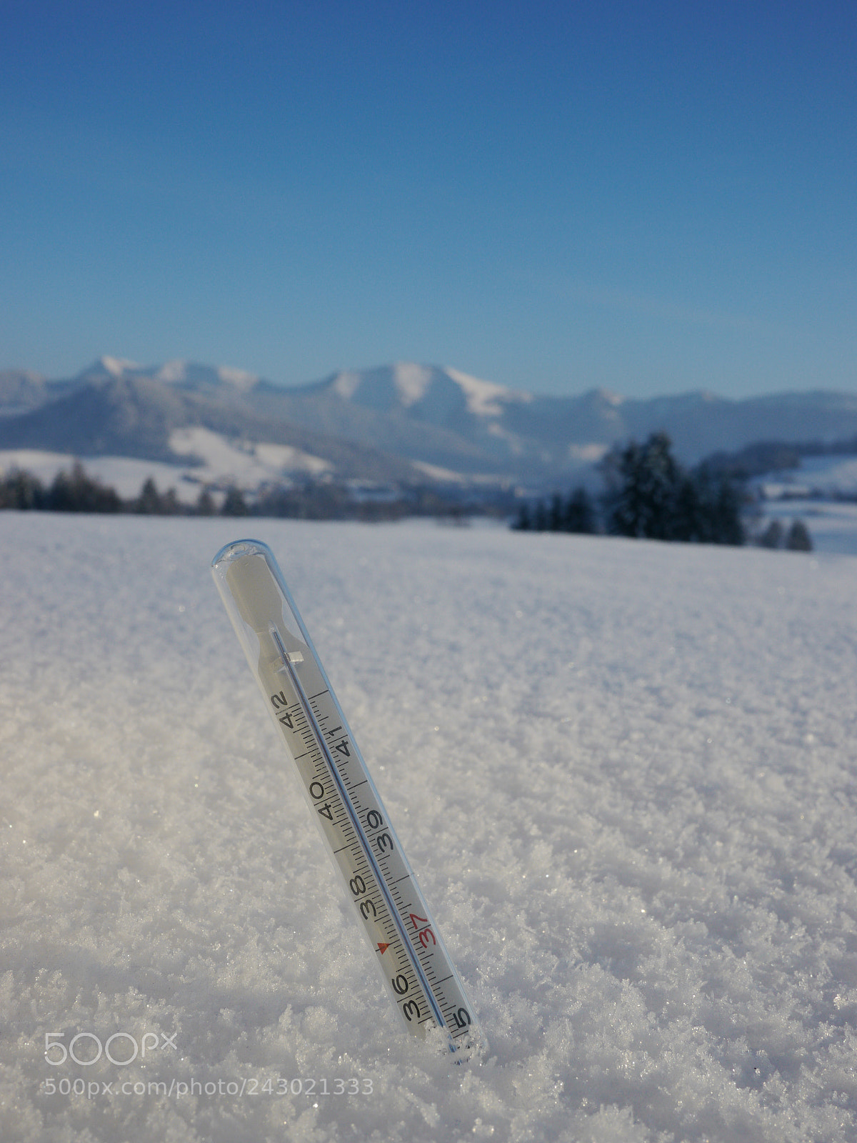 Panasonic Lumix DMC-GH2 sample photo. Thermometer snow photography