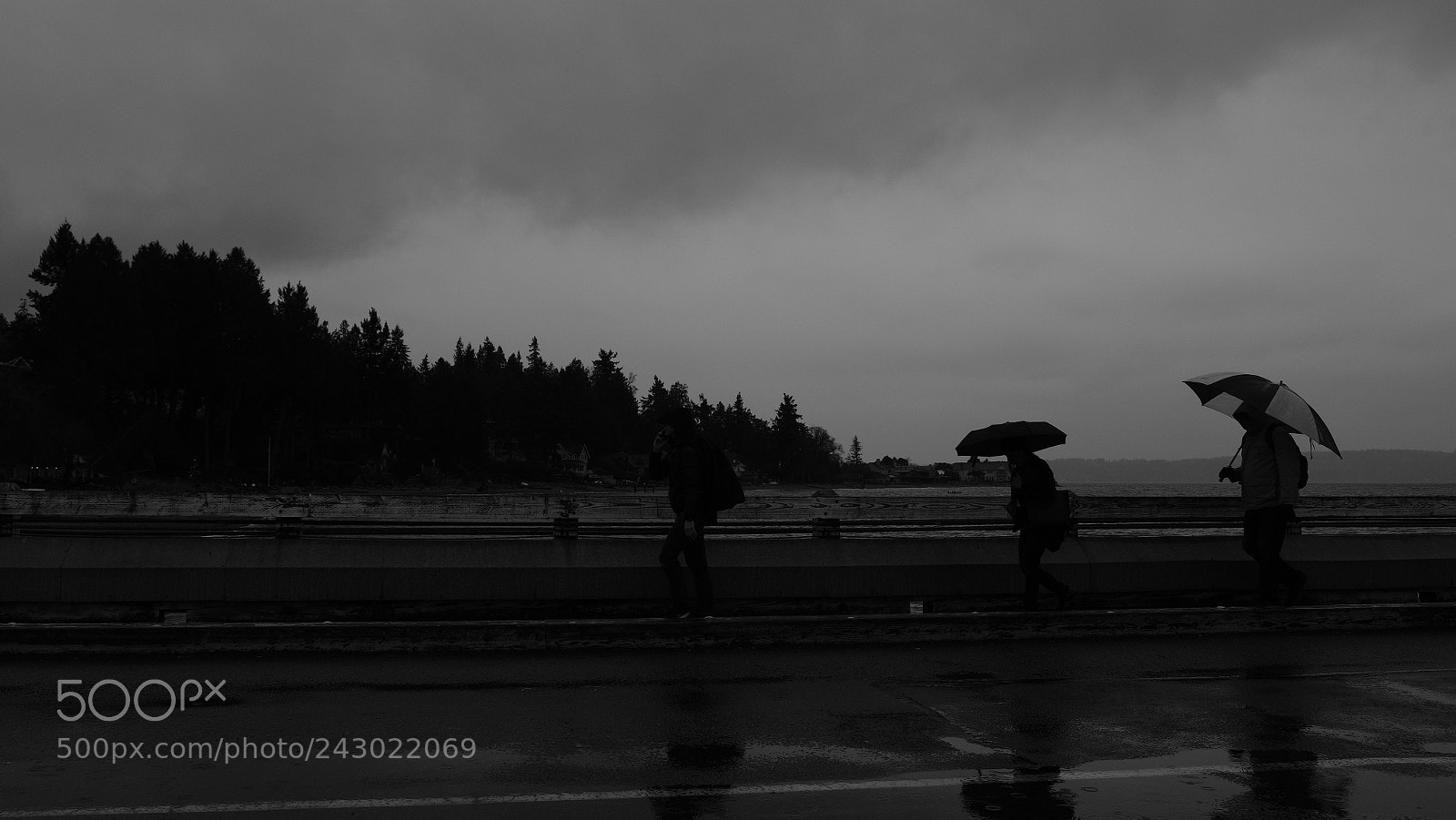 Fujifilm X-T20 sample photo. Dark commute photography
