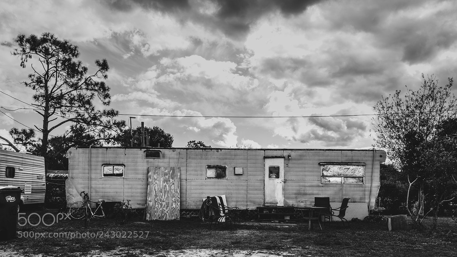 Sony a7R II sample photo. Immokalee | damaged trailer photography