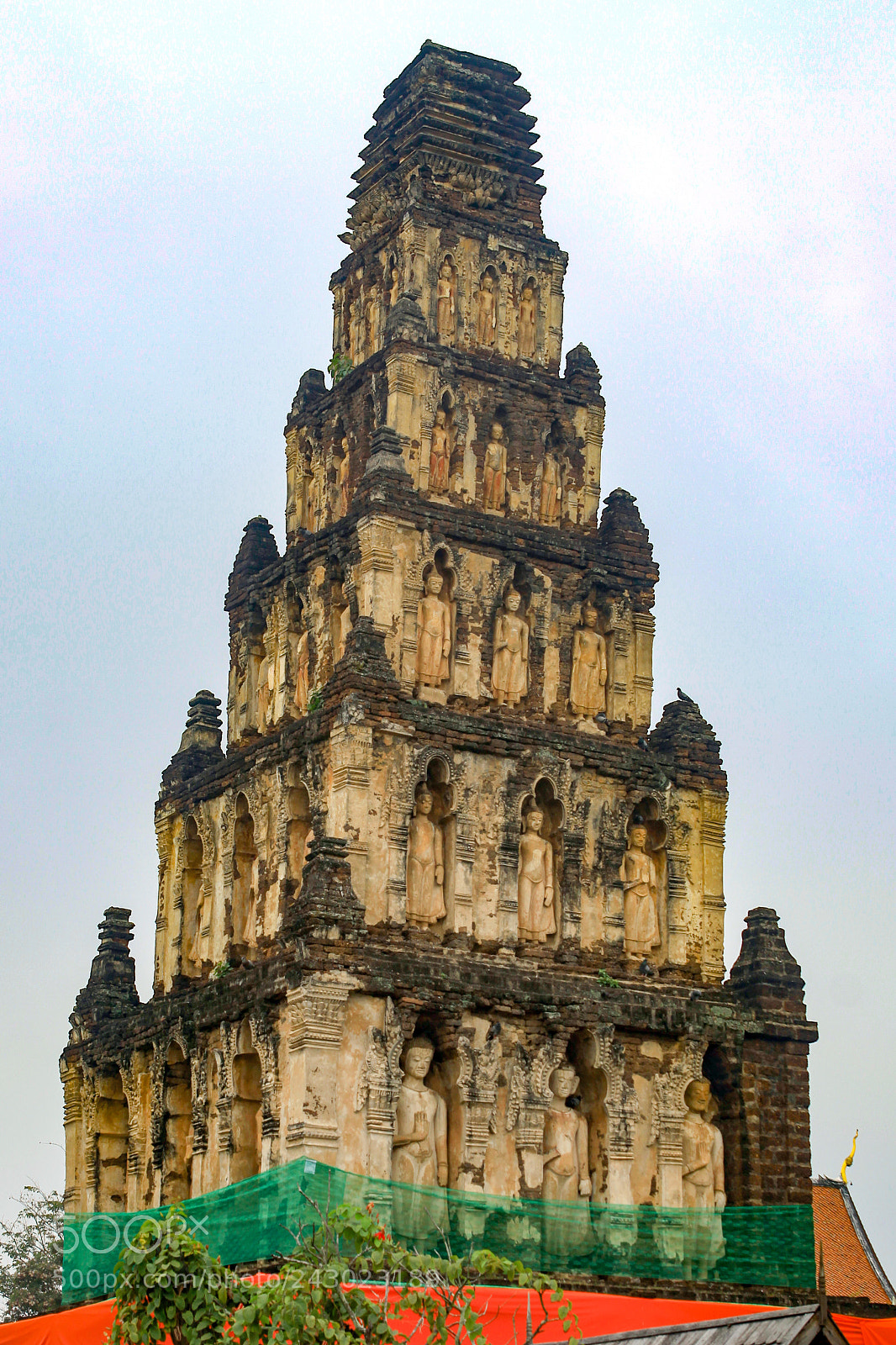 Canon EOS 50D sample photo. Square chedi, wat chamadevi photography