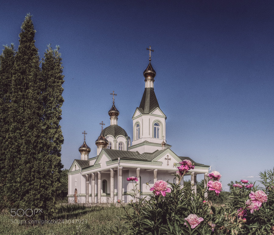 Fujifilm X-E1 sample photo. St. nicholas church. photography