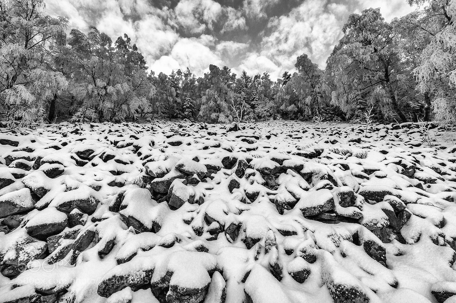 Canon EOS 550D (EOS Rebel T2i / EOS Kiss X4) sample photo. "stones sea"... photography