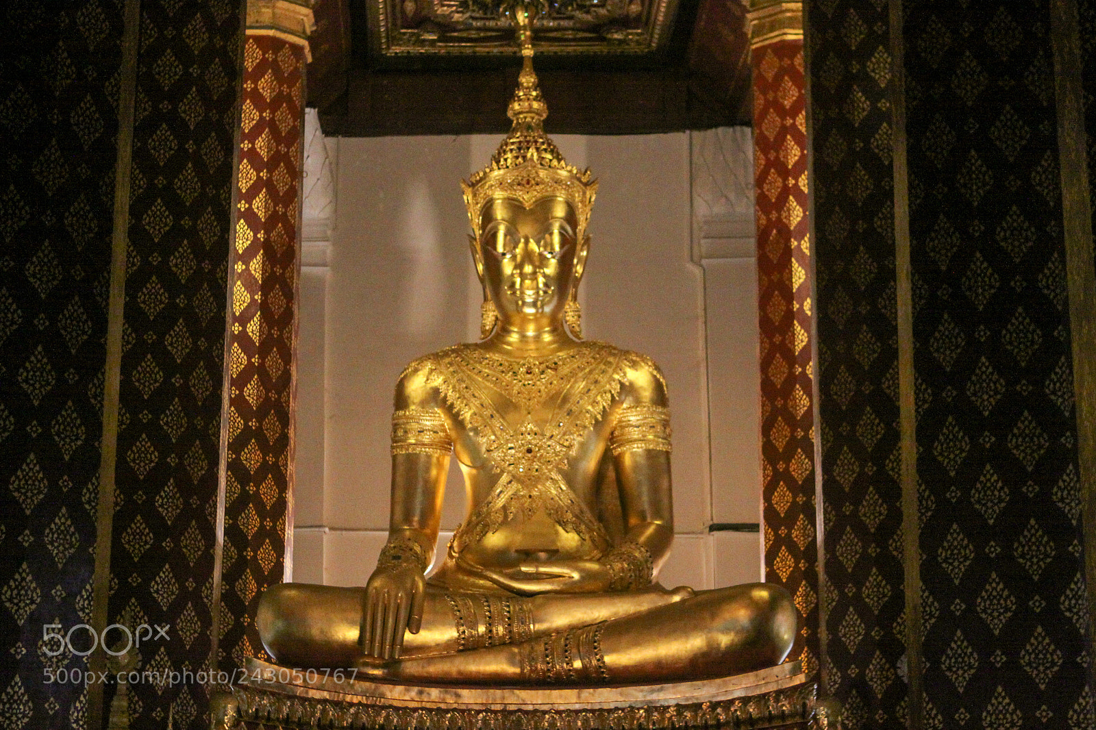 Canon EOS 50D sample photo. Main buddha inside wat photography