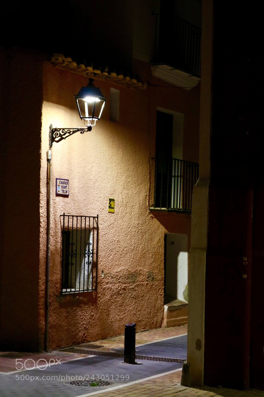 Canon EOS 750D (EOS Rebel T6i / EOS Kiss X8i) sample photo. Farola. photography