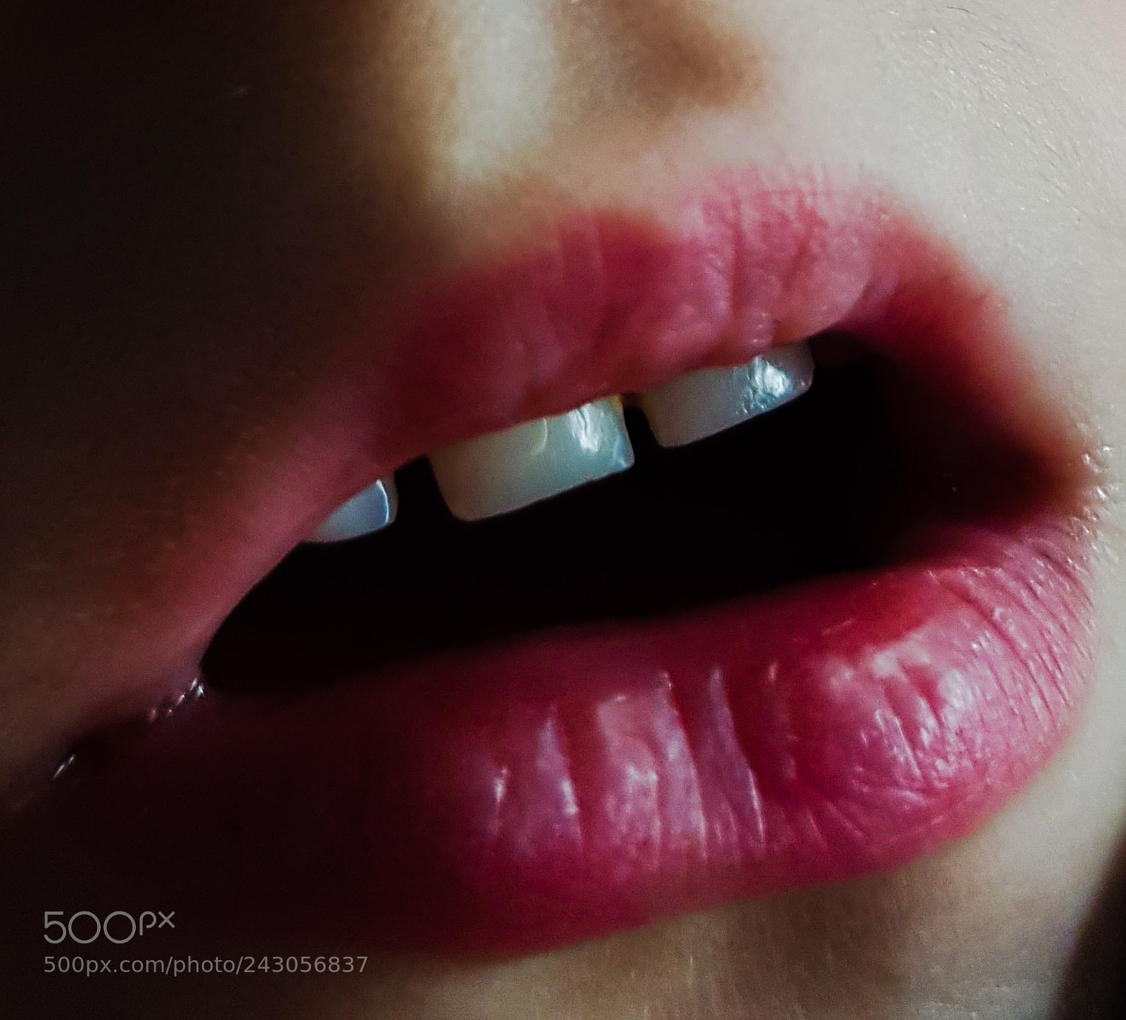 Samsung Galaxy S7 sample photo. Pink lips photography