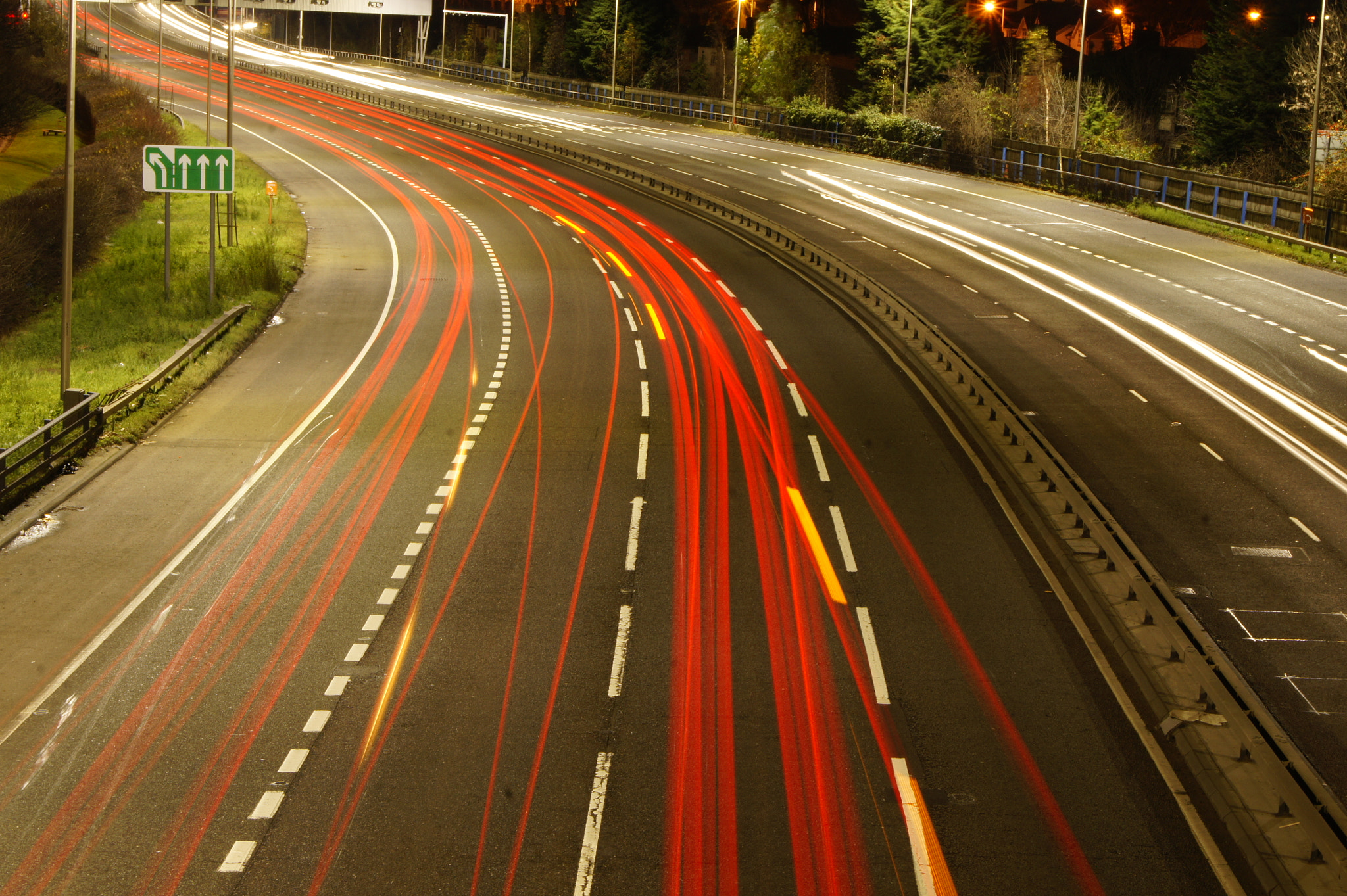 Sony Alpha DSLR-A450 + Sony DT 18-55mm F3.5-5.6 SAM sample photo. Night trails photography