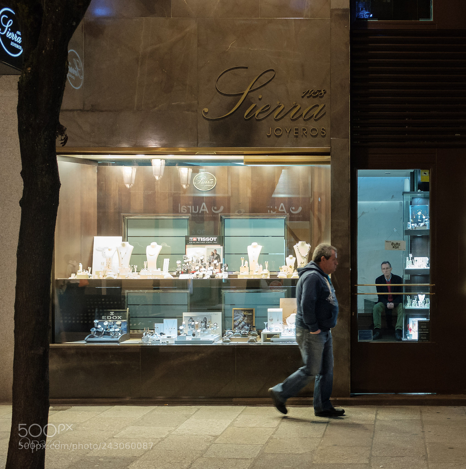 Fujifilm X100F sample photo. Calles de ourense. streets photography