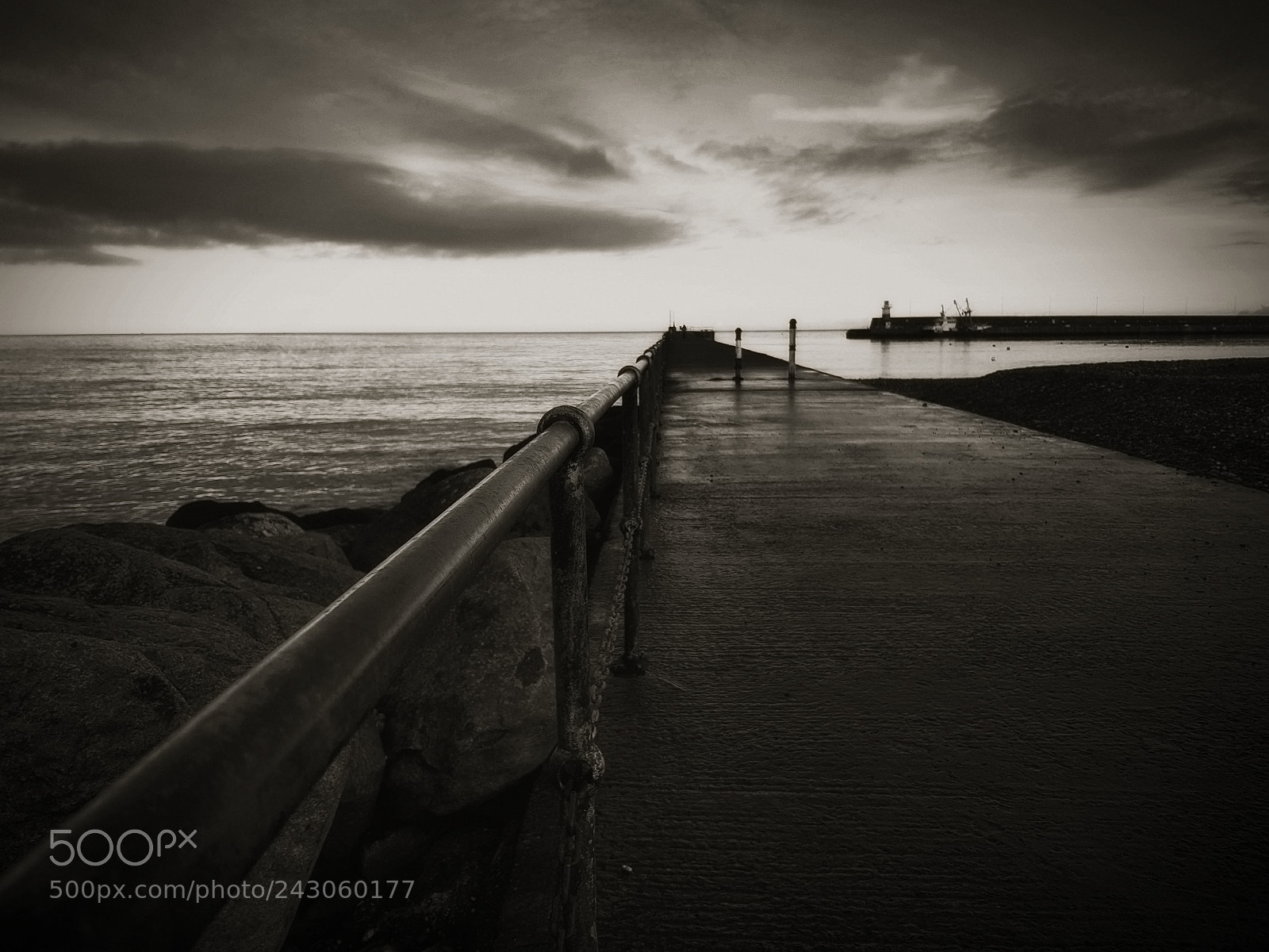 Samsung Galaxy S8 sample photo. Endless pier photography