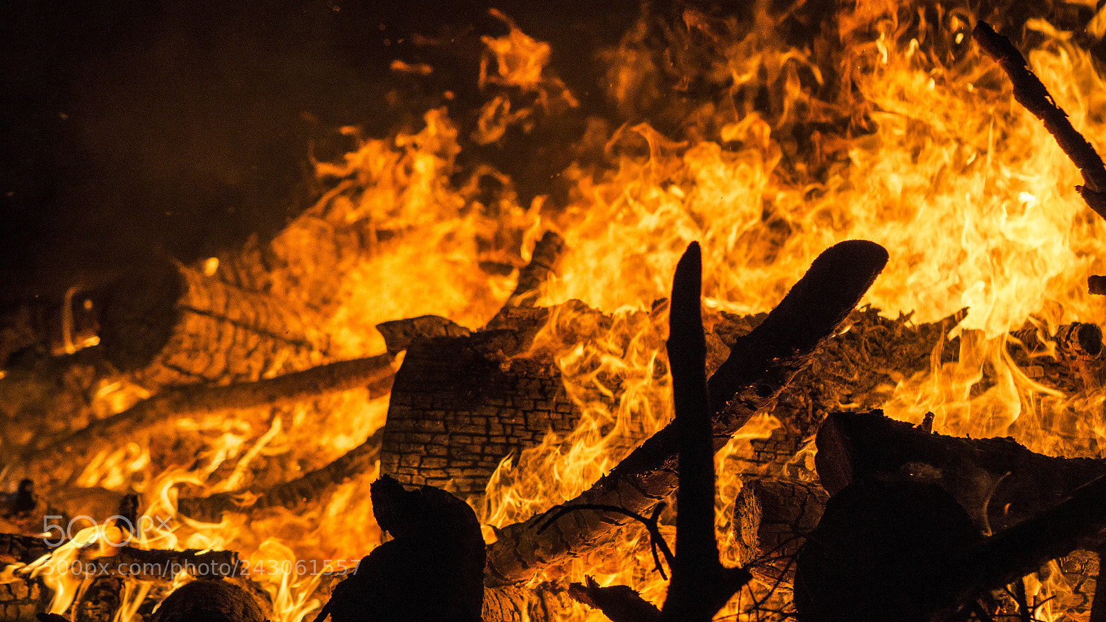 Olympus OM-D E-M10 II sample photo. Fire photography