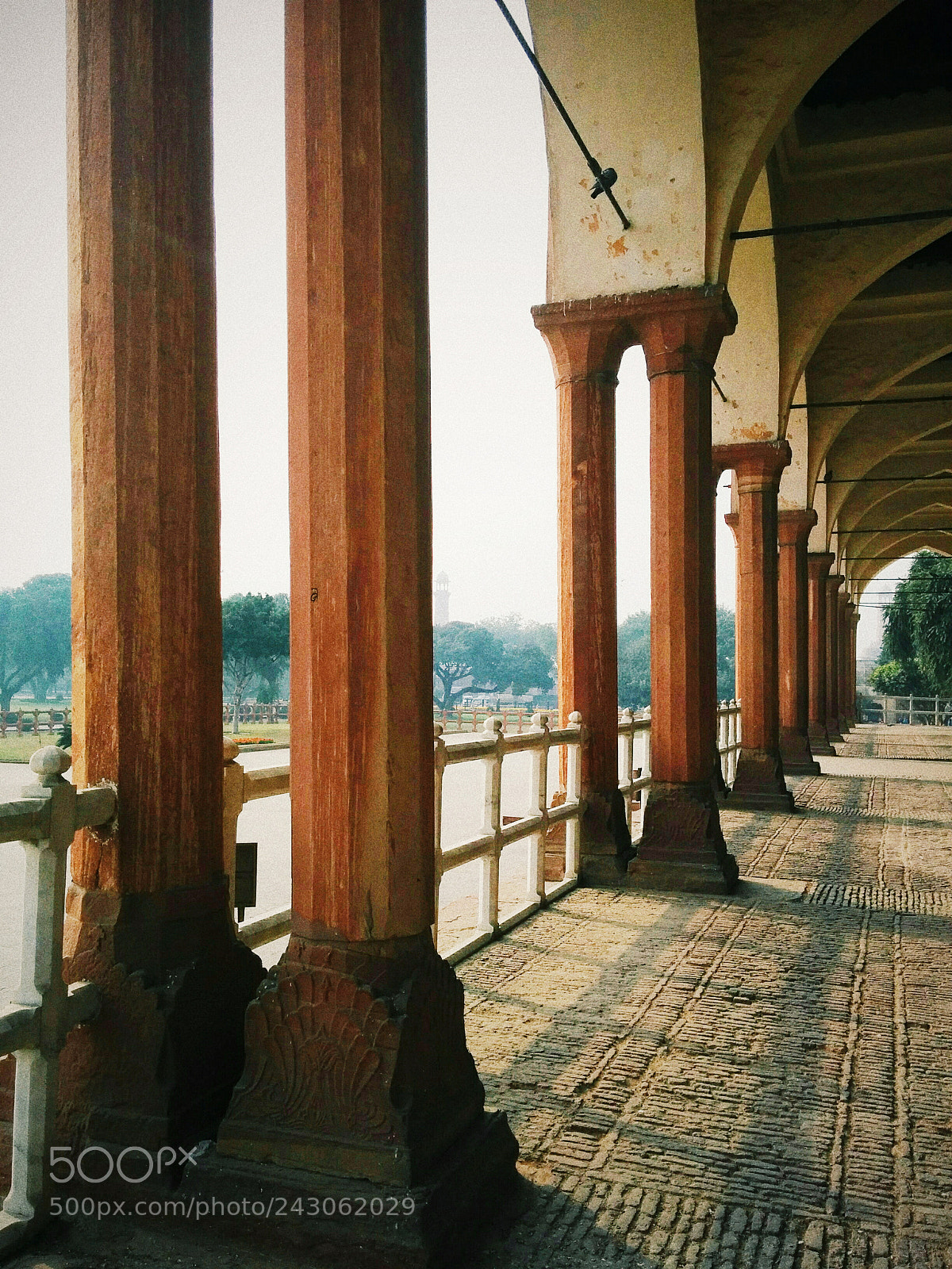 LG Nexus 5 sample photo. Pillars photography