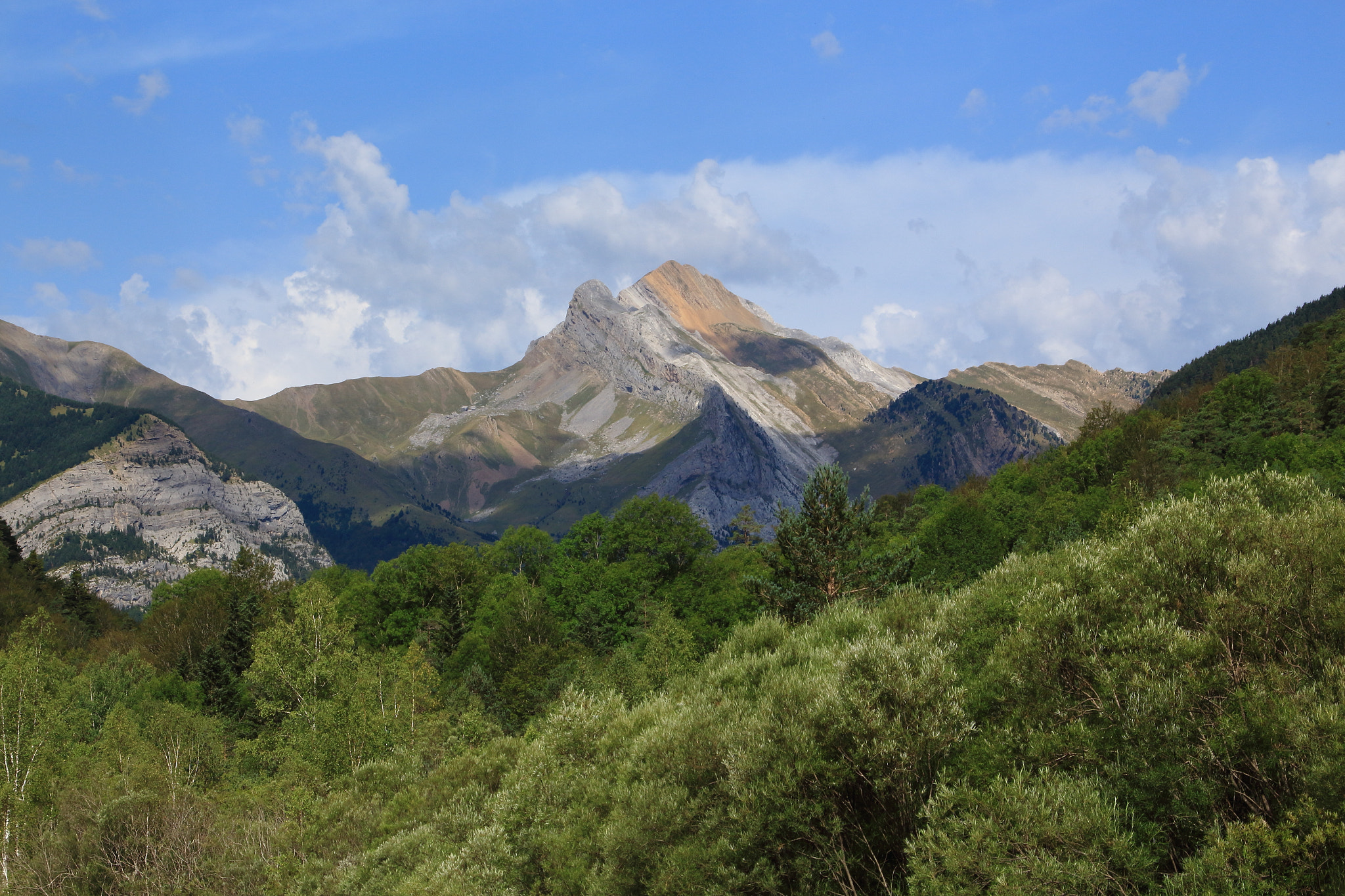 Canon EOS 700D (EOS Rebel T5i / EOS Kiss X7i) + Canon TS-E 90mm F2.8 Tilt-Shift sample photo. Parque nacional de ordesa photography