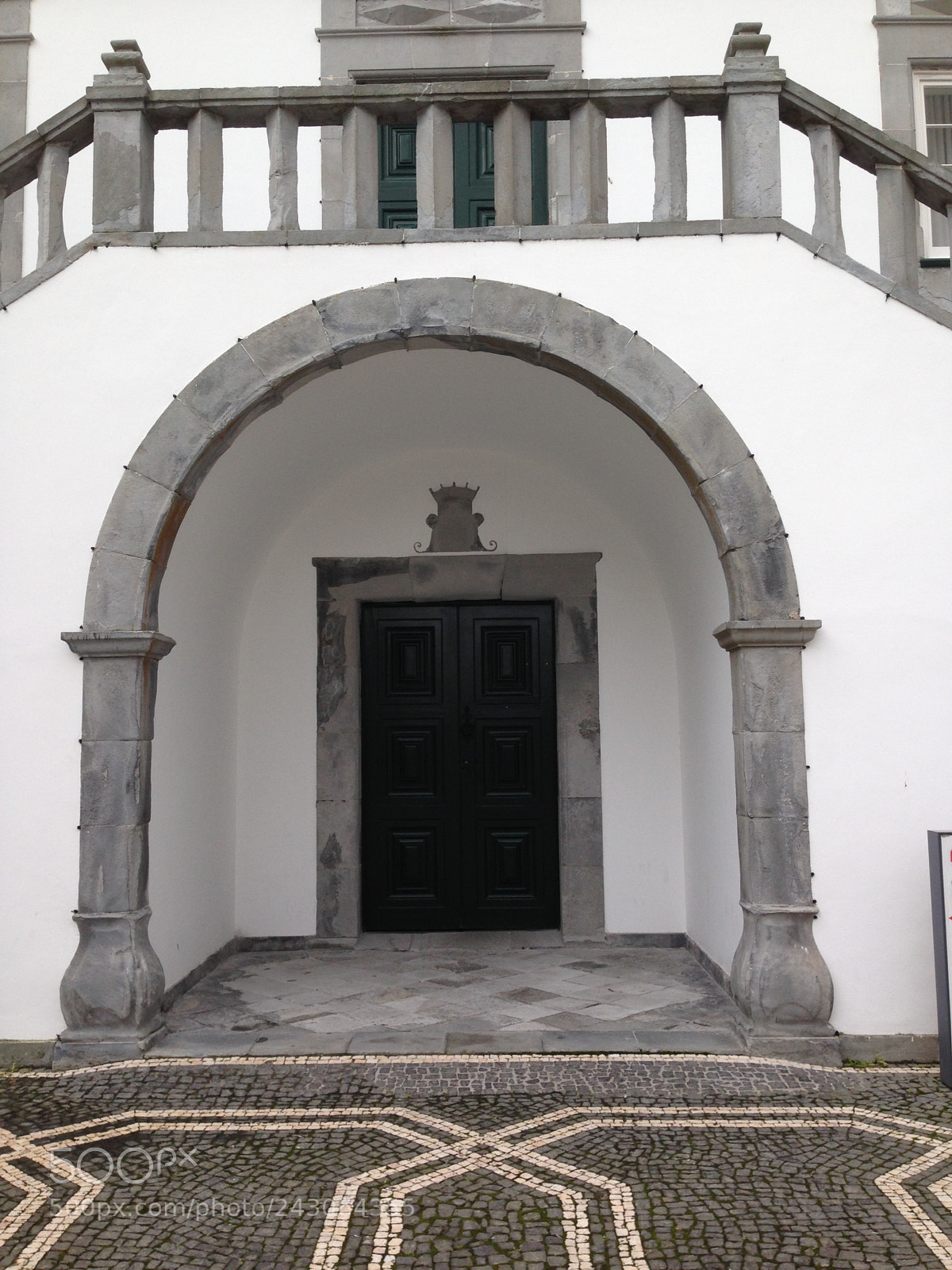 Apple iPhone 5 sample photo. Azores archway photography