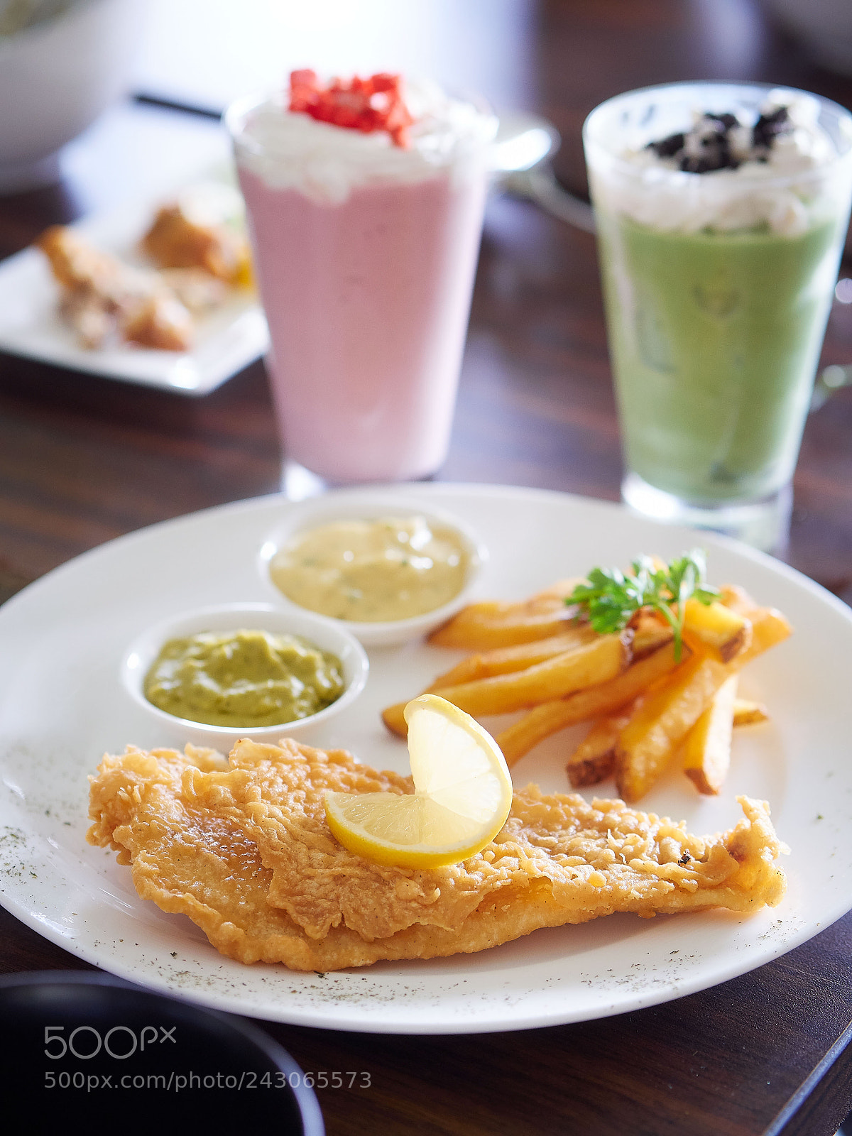 Olympus OM-D E-M10 II sample photo. Fish and chips with photography