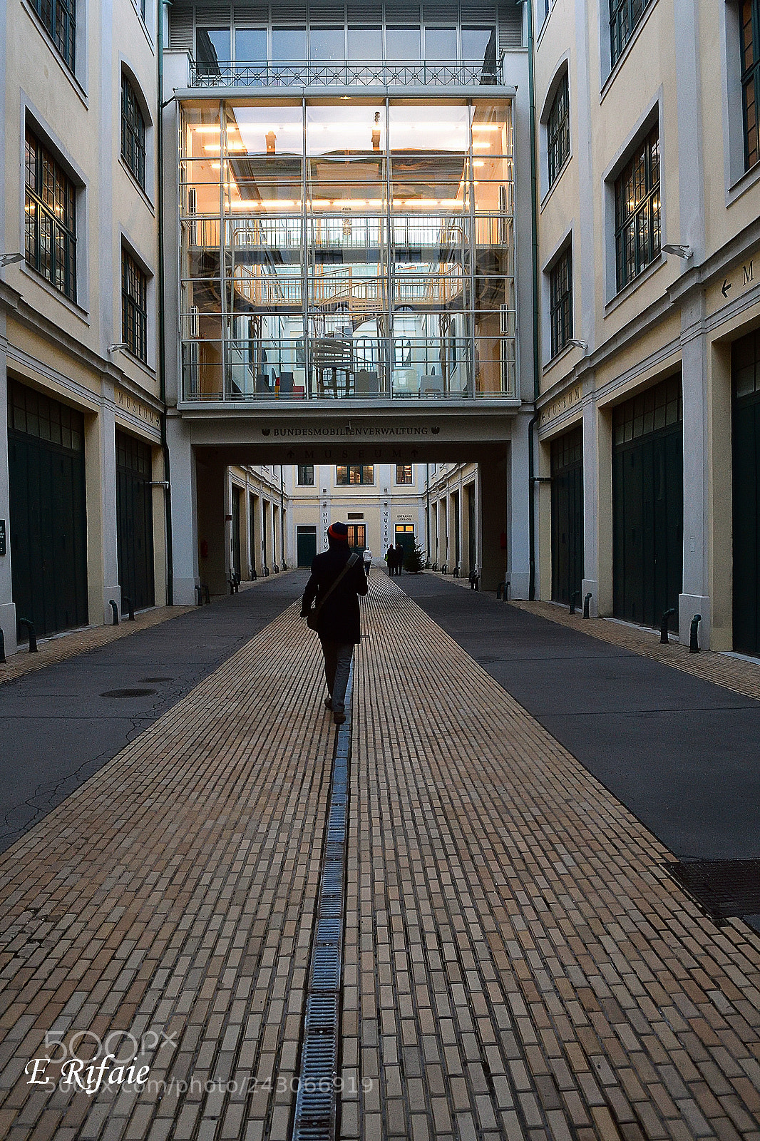 Nikon D7500 sample photo. The way to museum photography