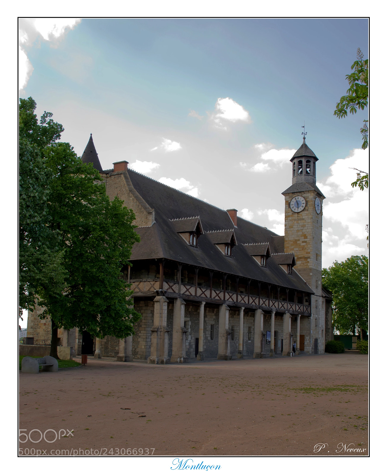 Pentax K-r sample photo. Montlucon france chateau des photography
