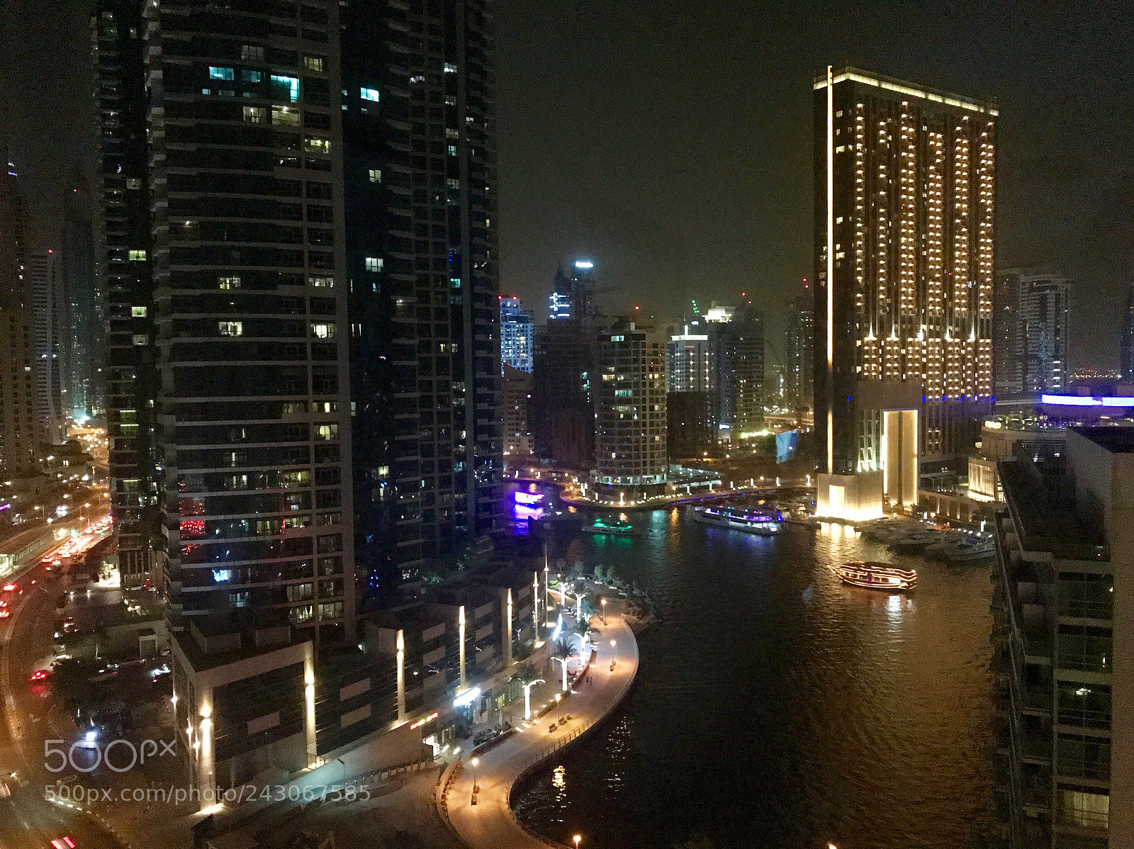 Apple iPhone 7 sample photo. Dubai marina photography