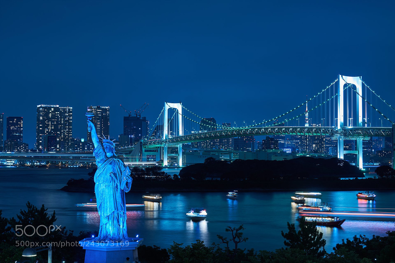 Sony a7R II sample photo. Tokyo statue of liberty photography